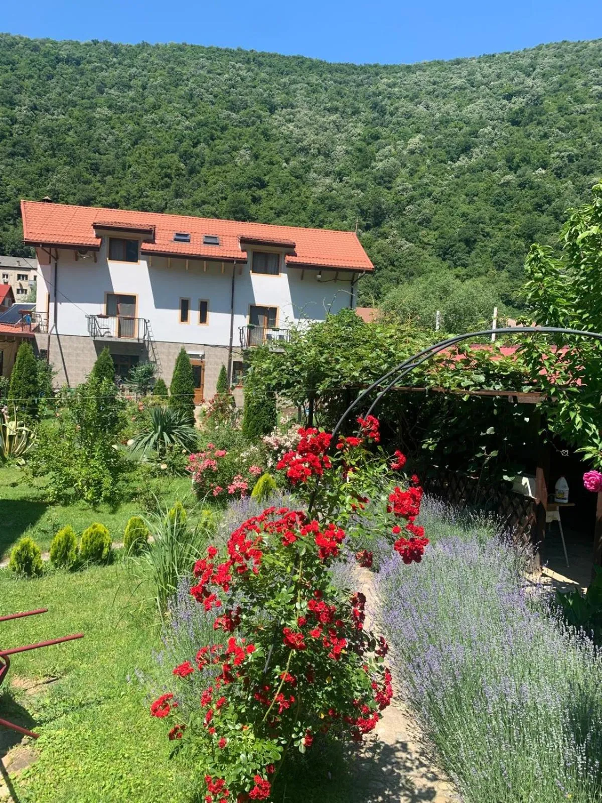 Property building in Pension RouaDeMunte