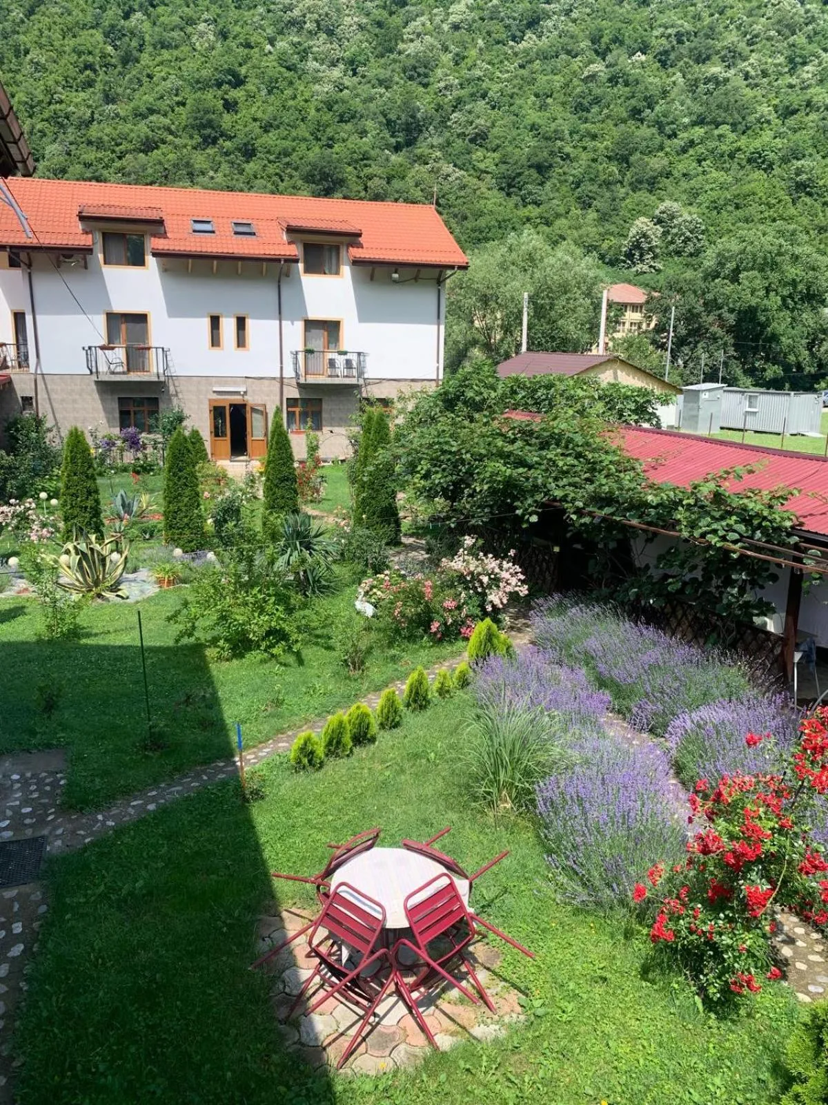 Garden in Pension RouaDeMunte