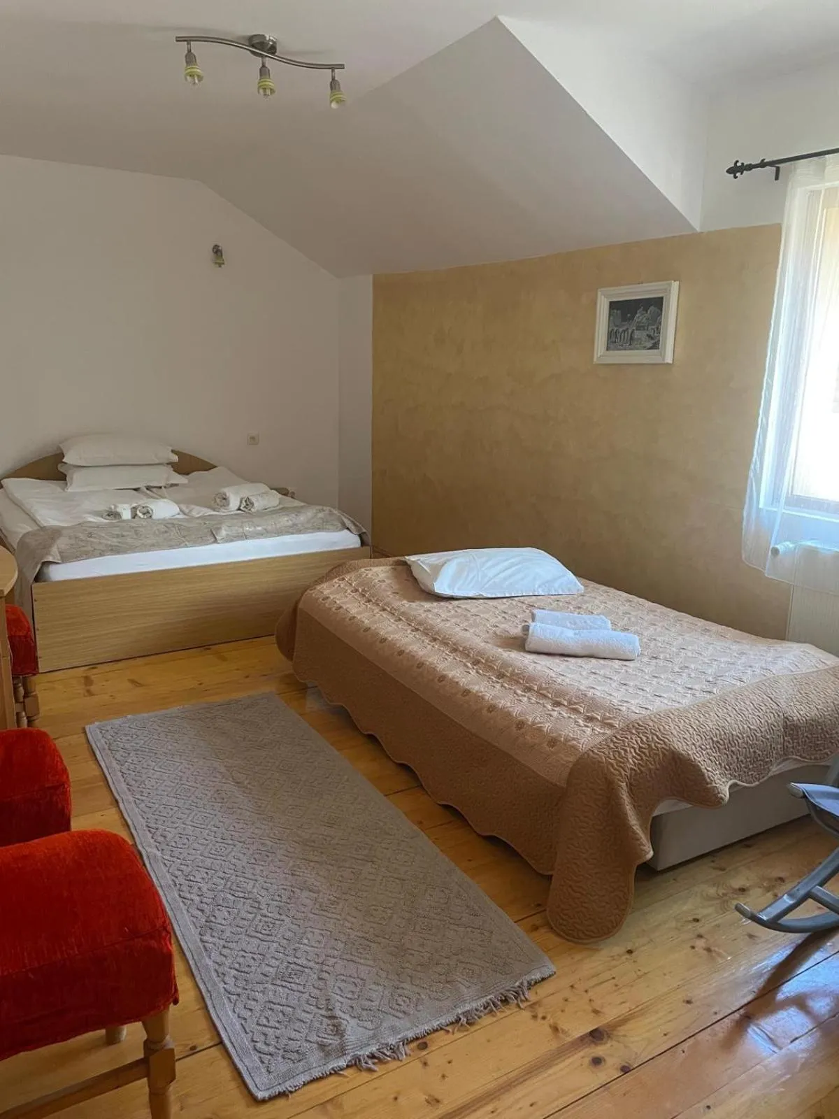 Photo of the whole room, Bed in Pension RouaDeMunte