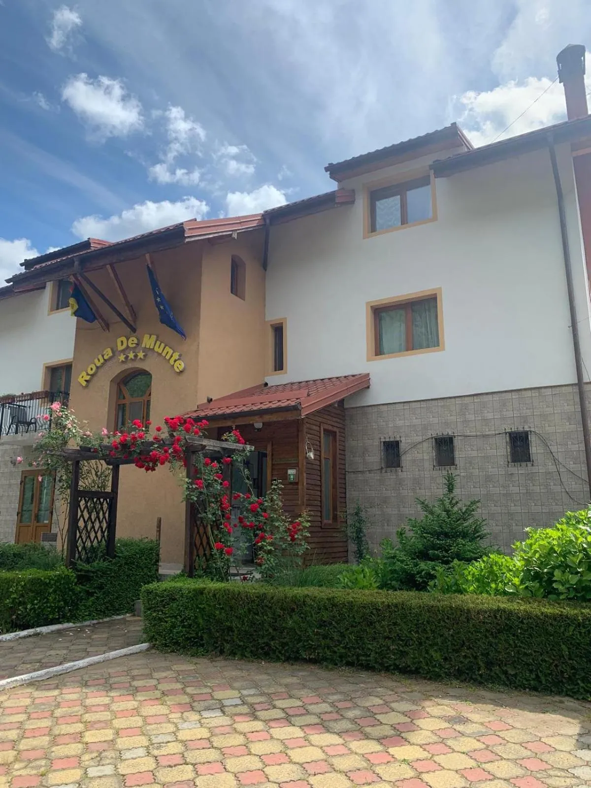 Property building in Pension RouaDeMunte