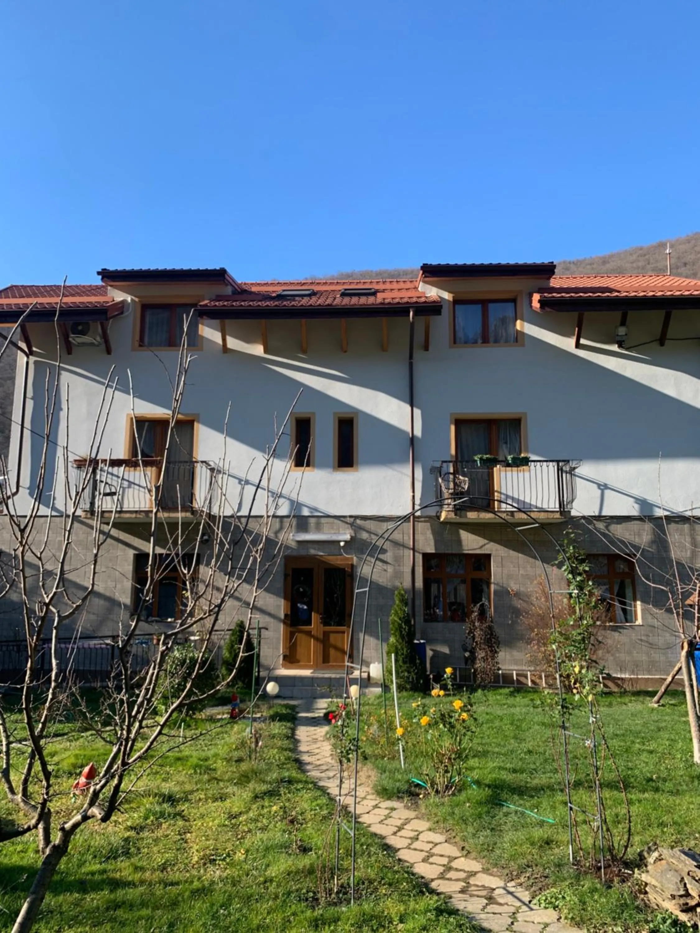 Property building in Pension RouaDeMunte
