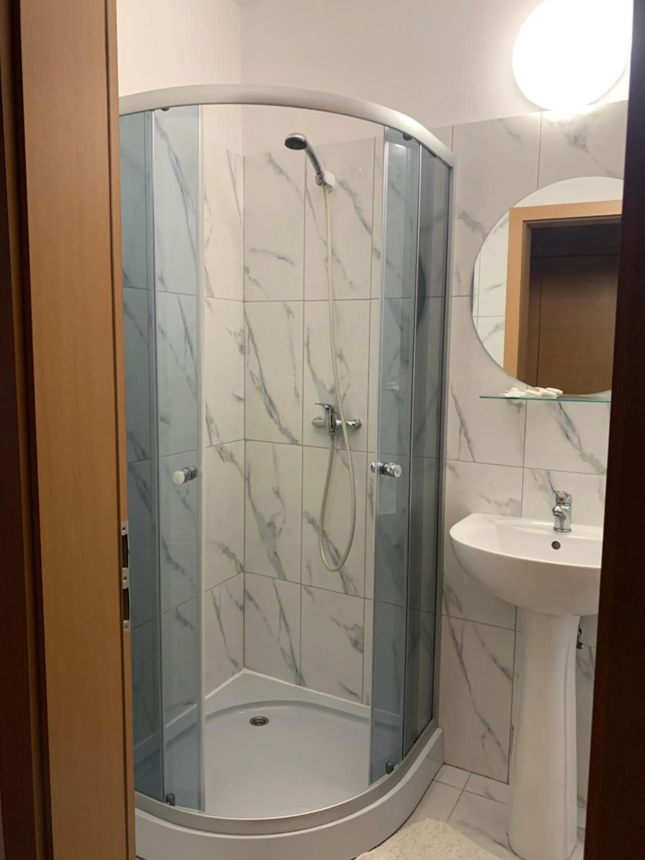 Shower in Pension RouaDeMunte