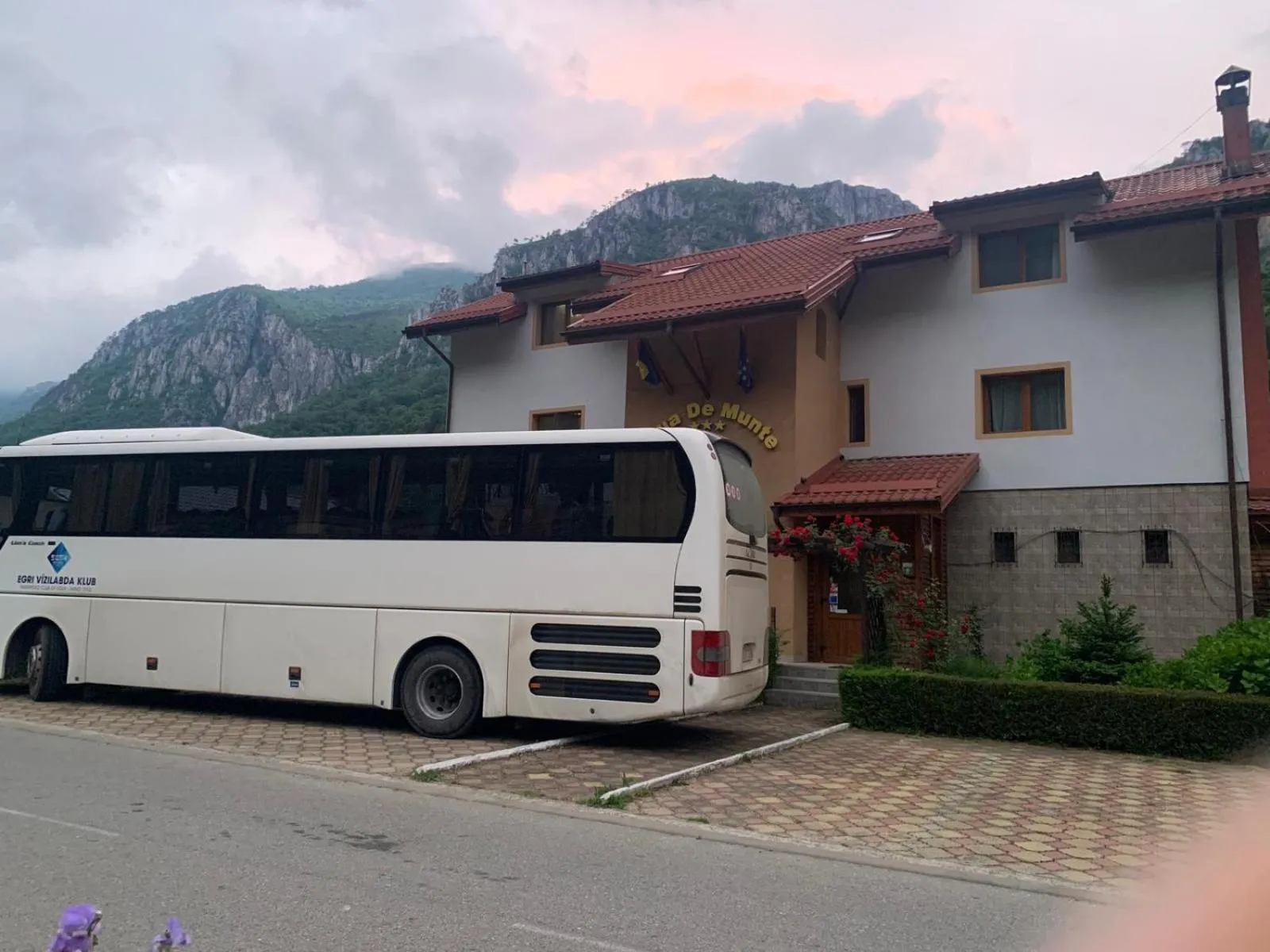 Property building in Pension RouaDeMunte