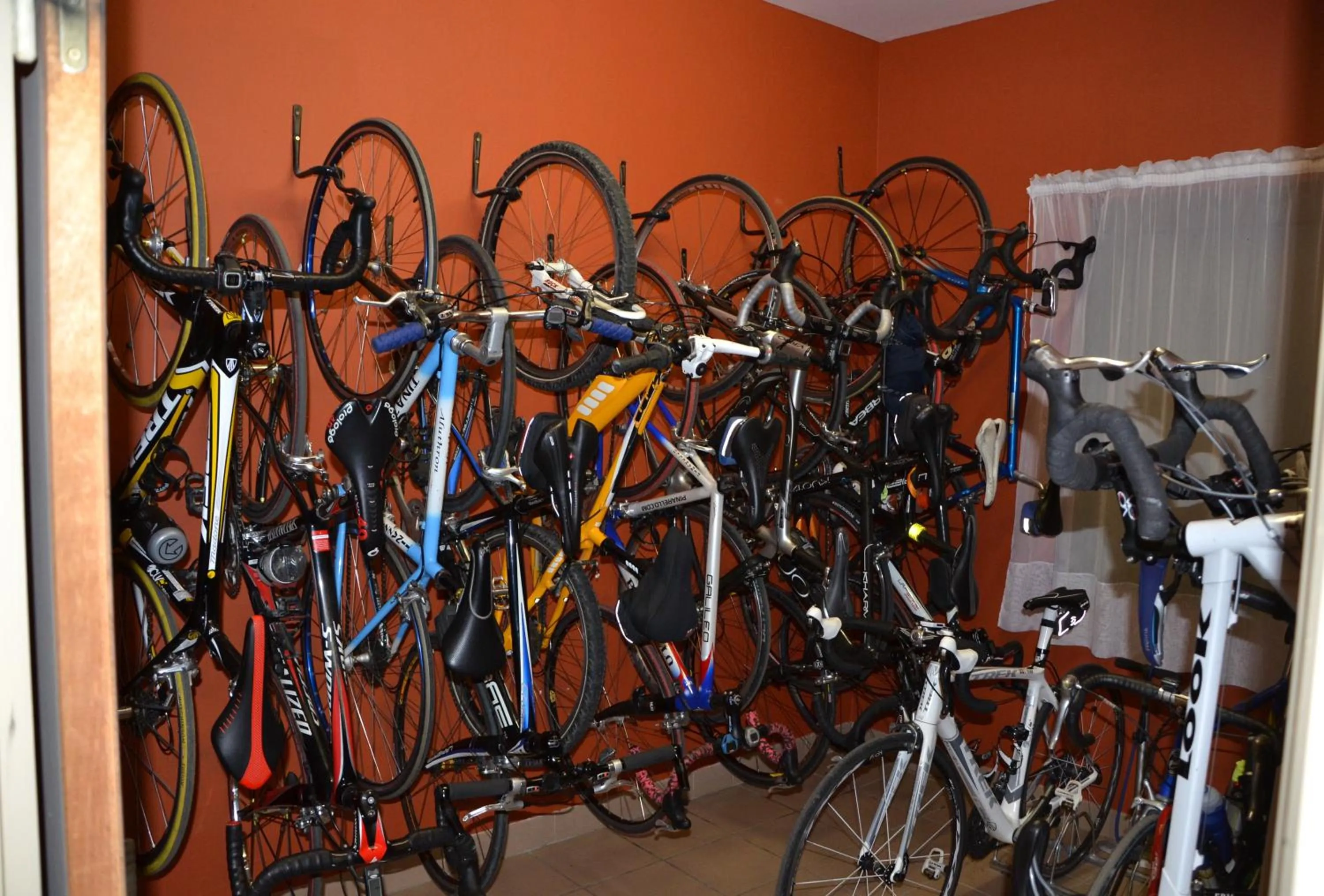 Decorative detail in Hôtel Le Picors