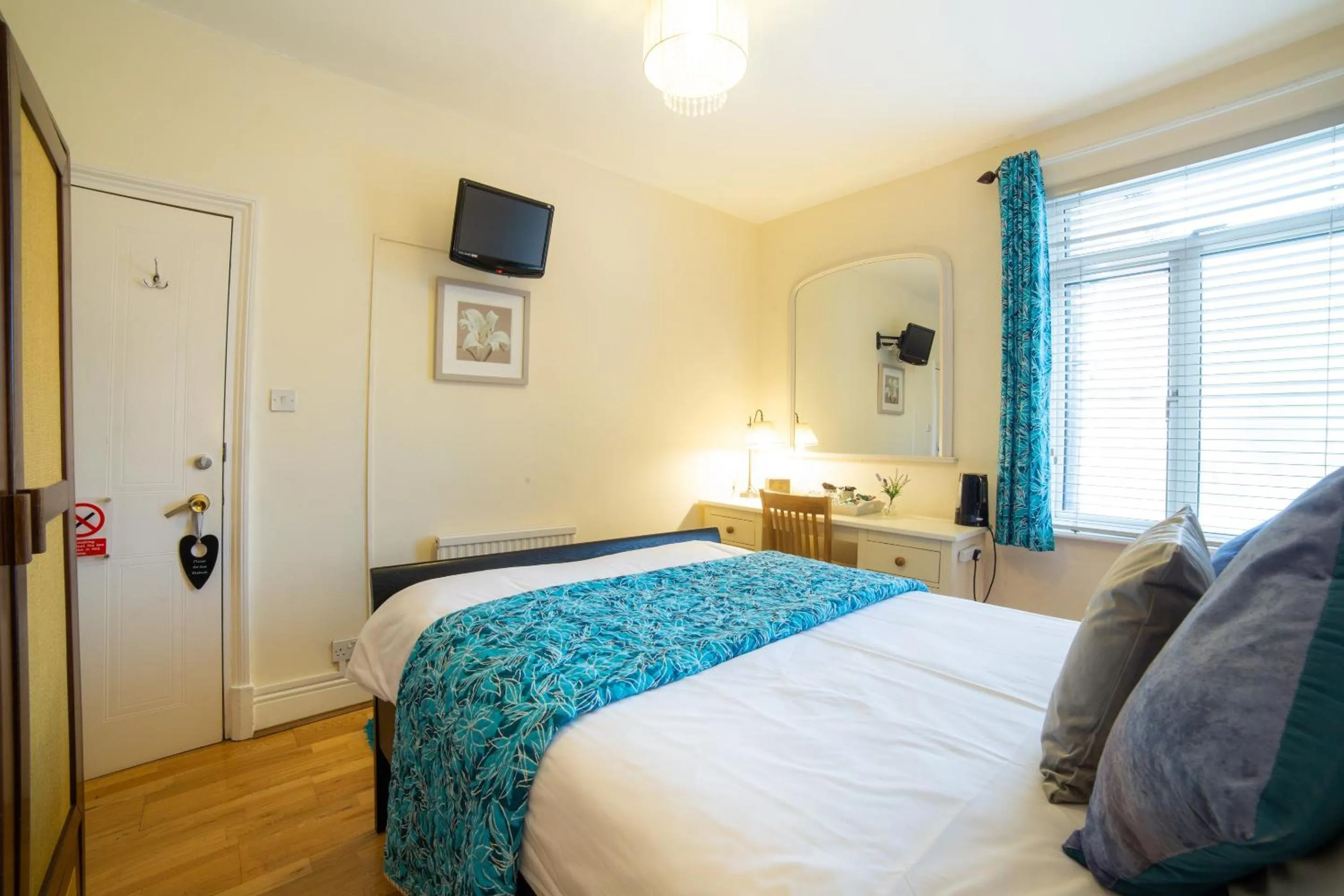 Bedroom, Bed in OYO Lina Guest House