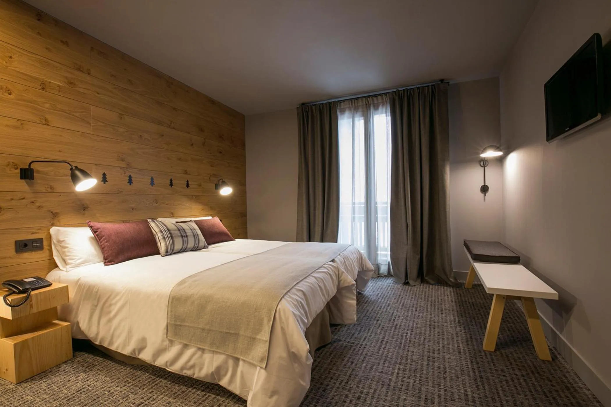 Photo of the whole room, Bed in Hotel Xalet Montana