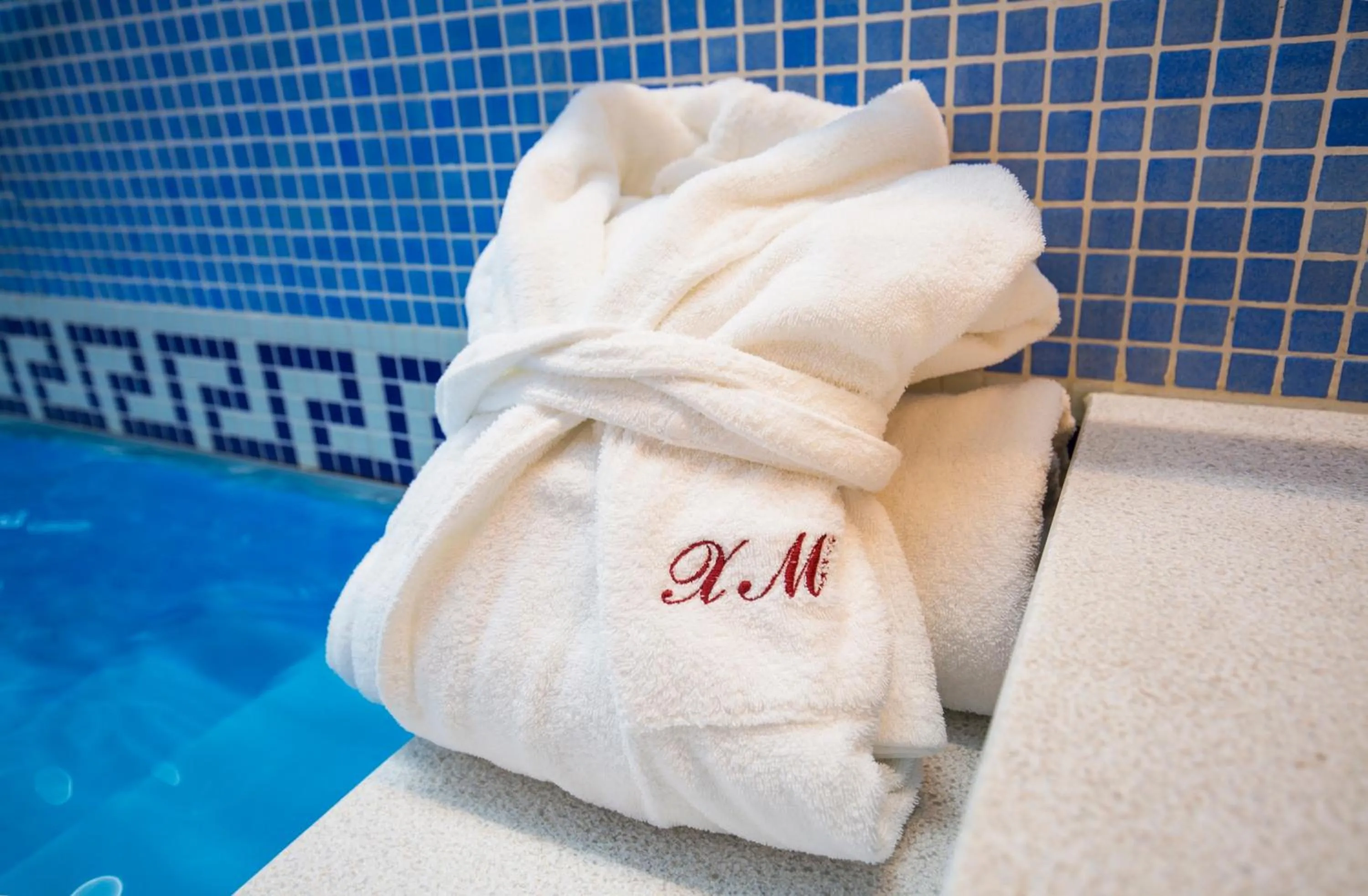 Swimming pool in Hotel Xalet Montana