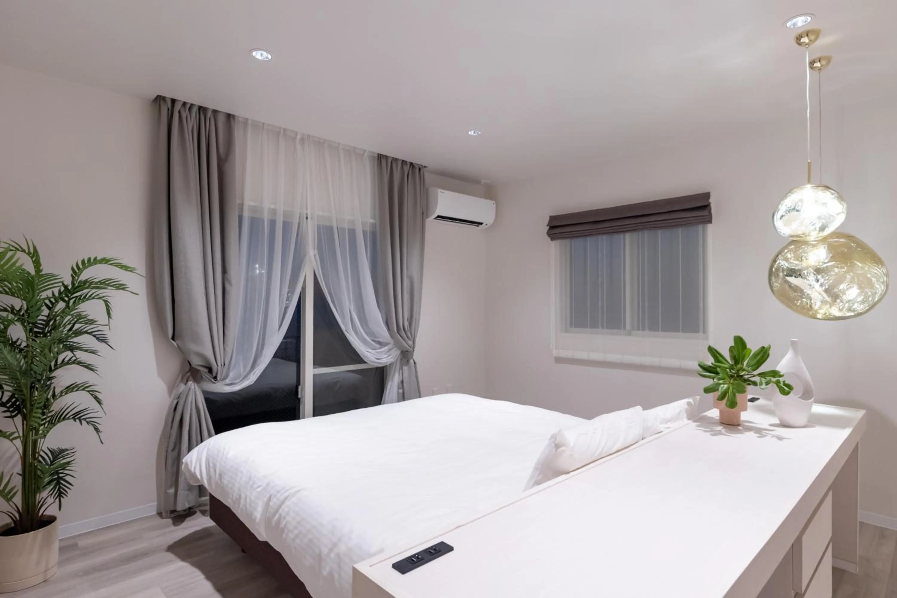 Bedroom, Bed in Crystal Villa ikema