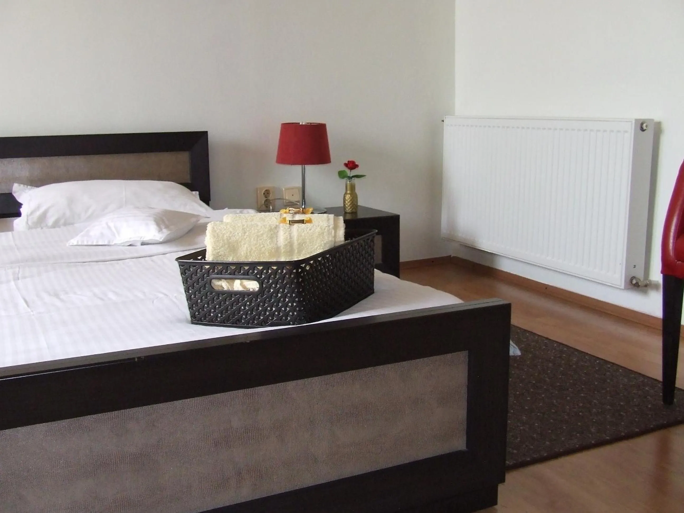 Bedroom, Bed in Pensiunea Caramell