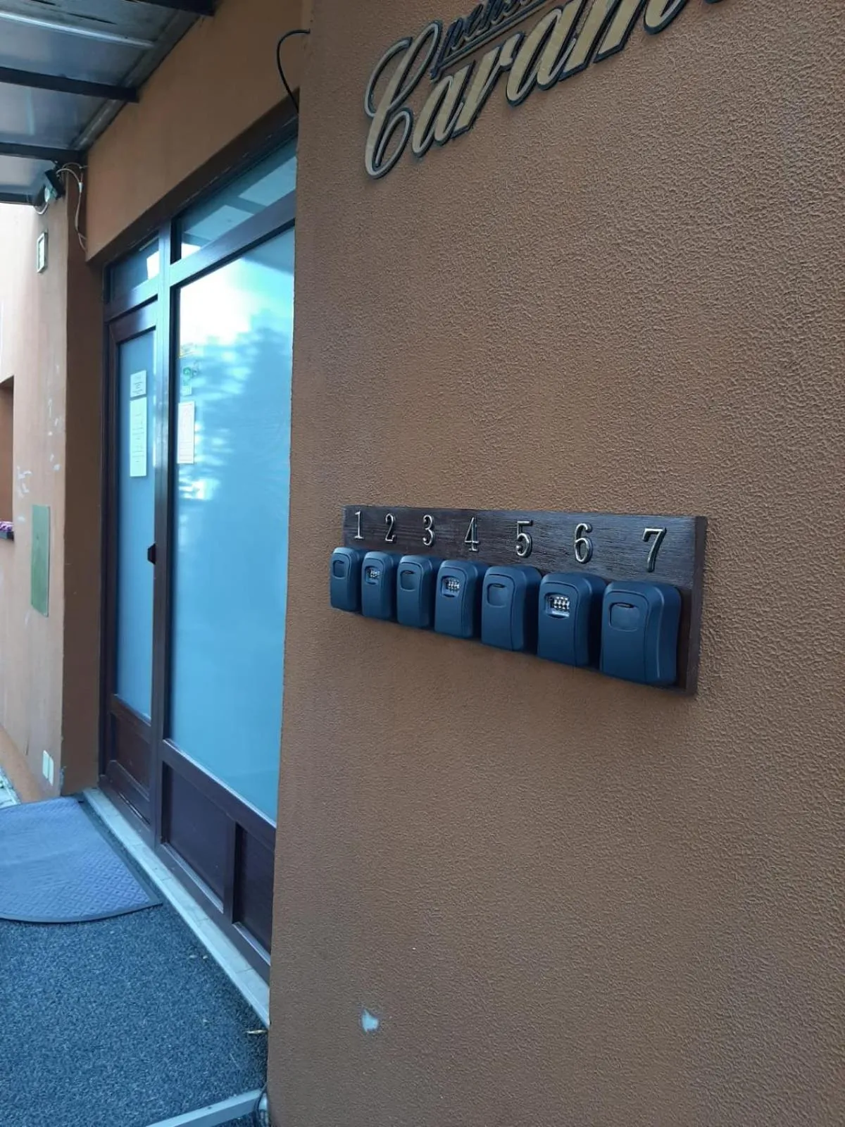 Facade/entrance in Pensiunea Caramell