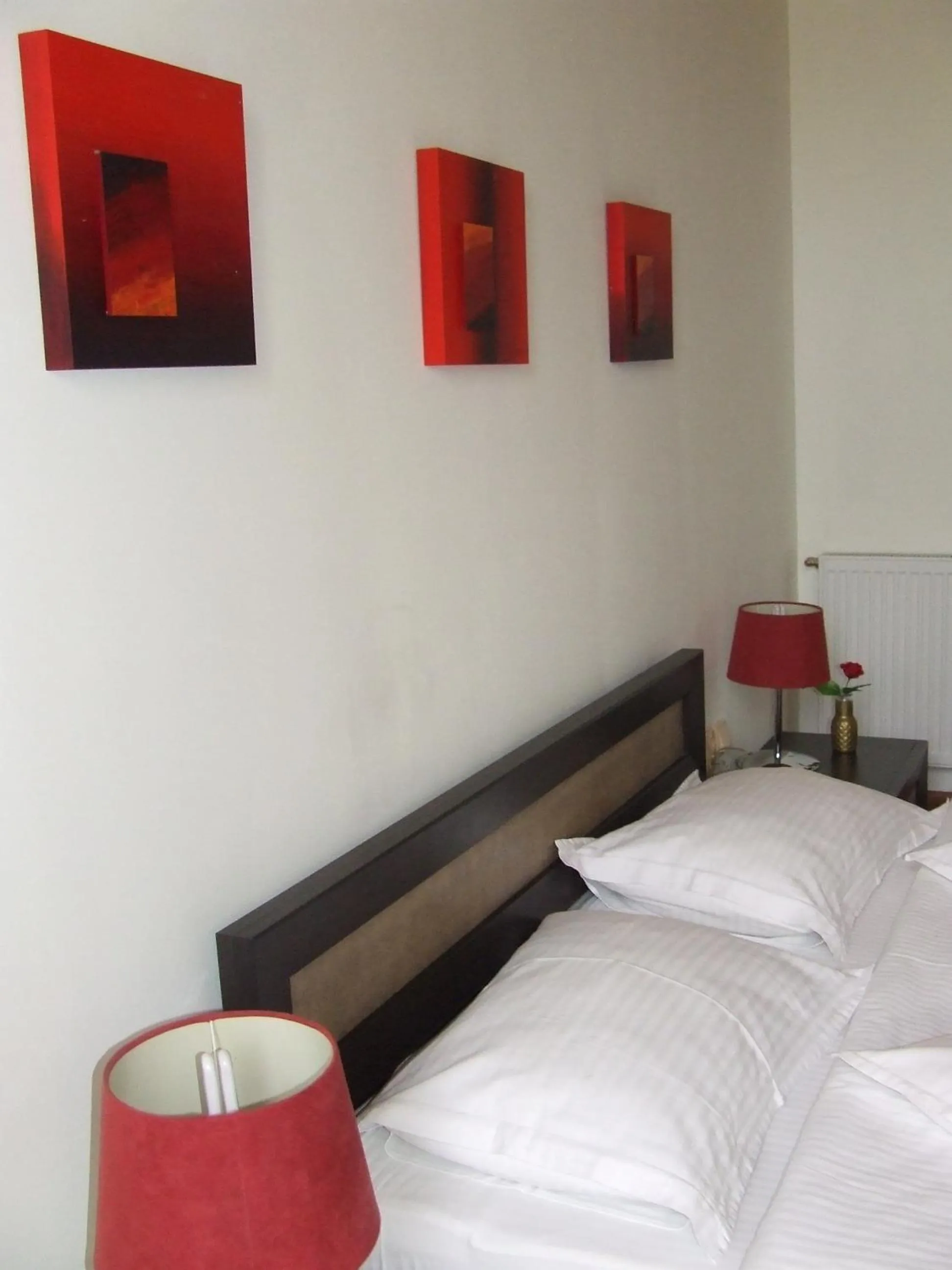 Bedroom, Bed in Pensiunea Caramell