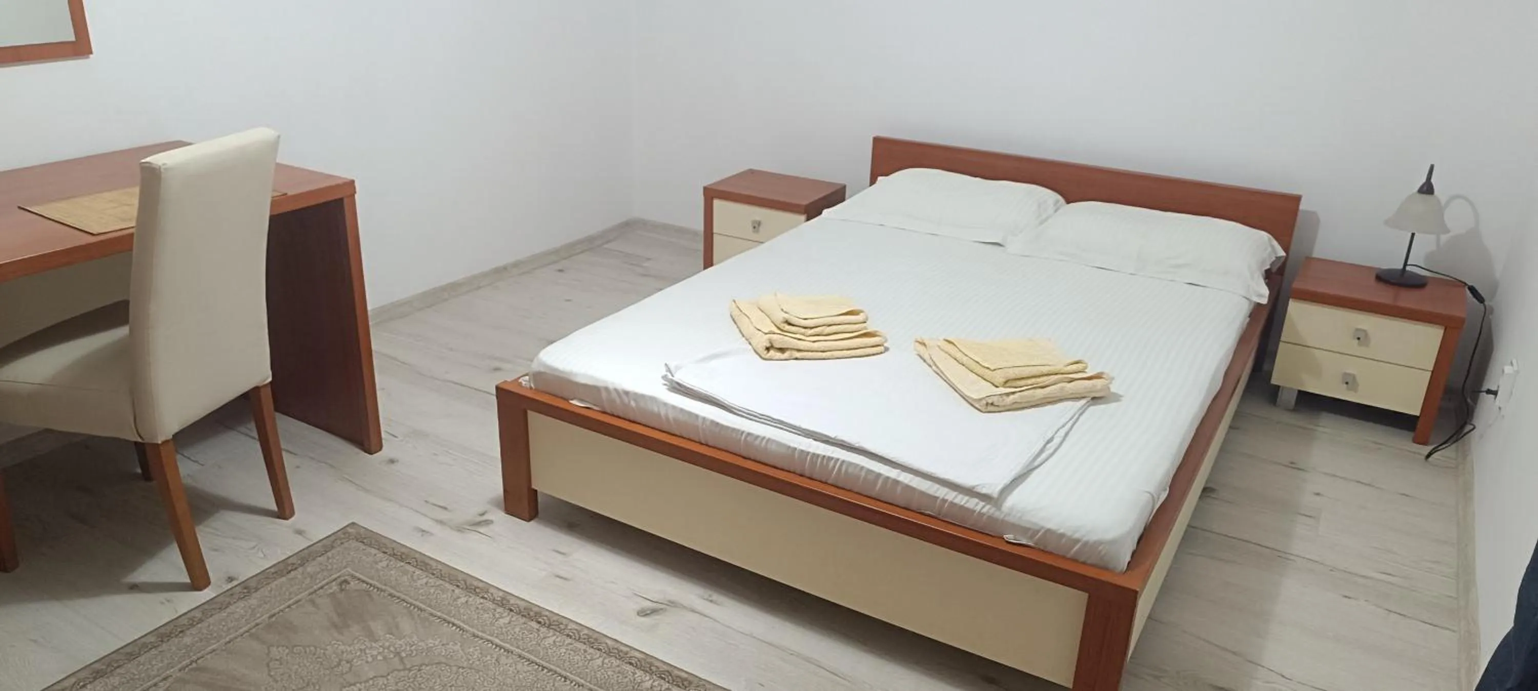Bed in Pensiunea Caramell