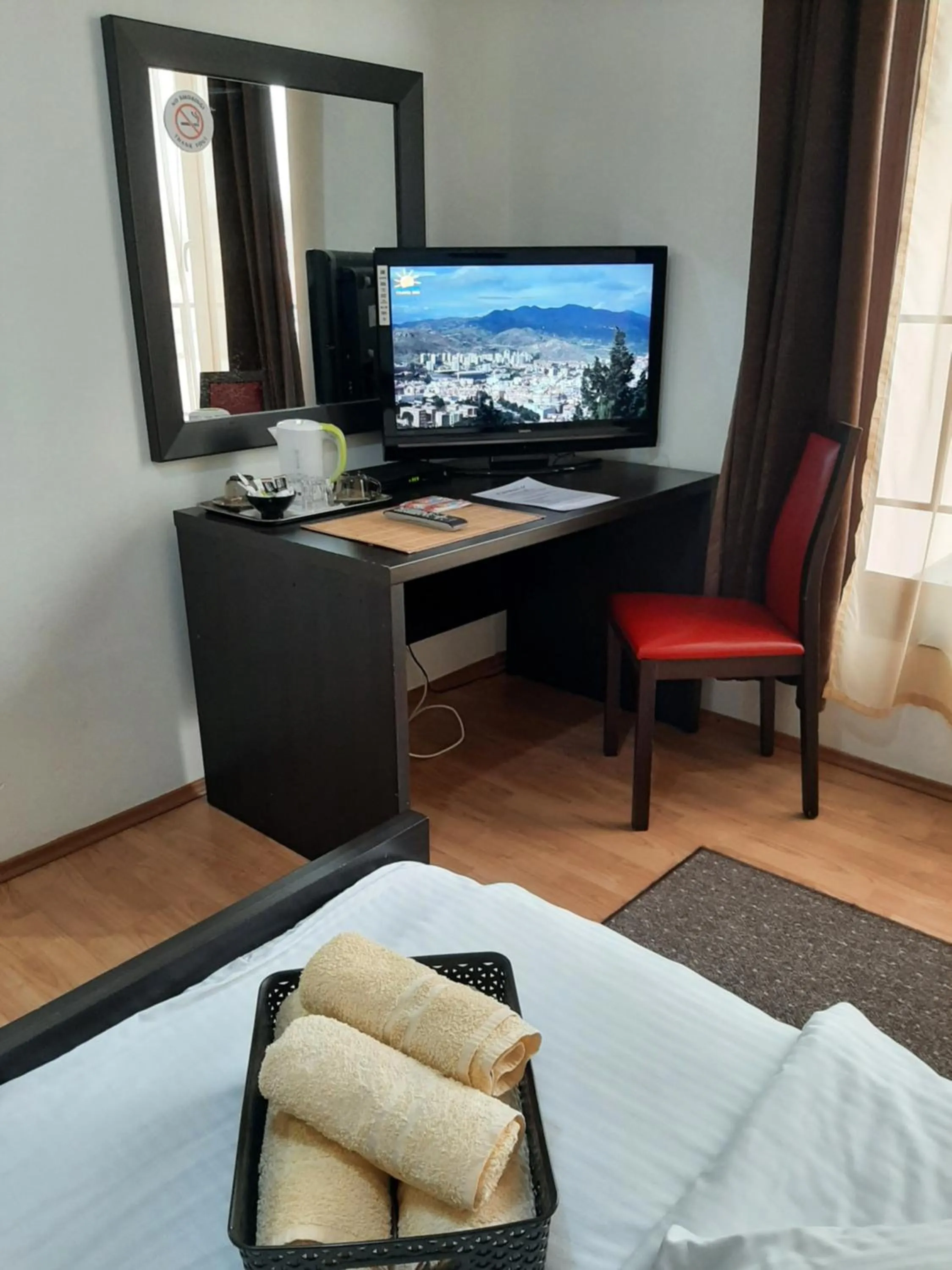 Bed in Pensiunea Caramell