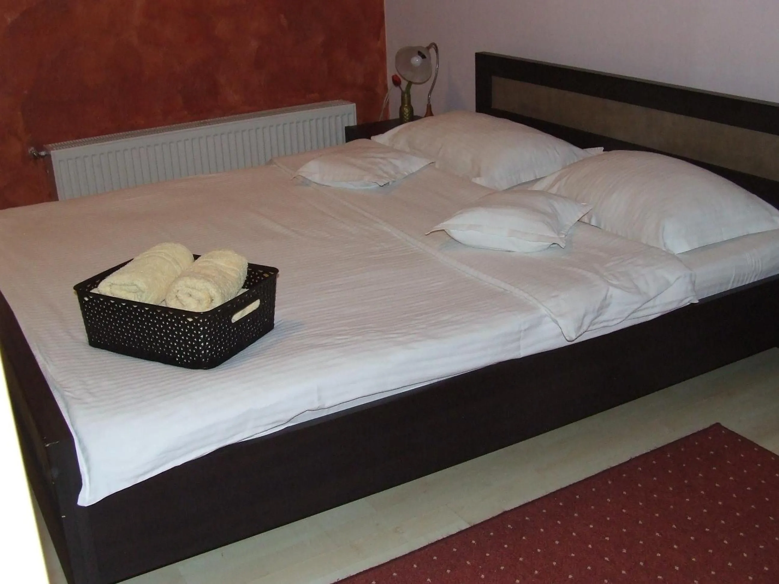 Bedroom, Bed in Pensiunea Caramell