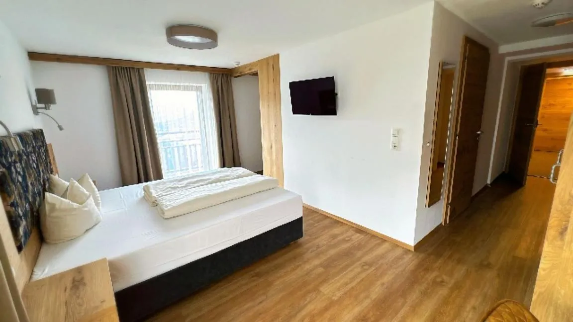 Bedroom, Bed in Berggasthof Hochzeigerhaus