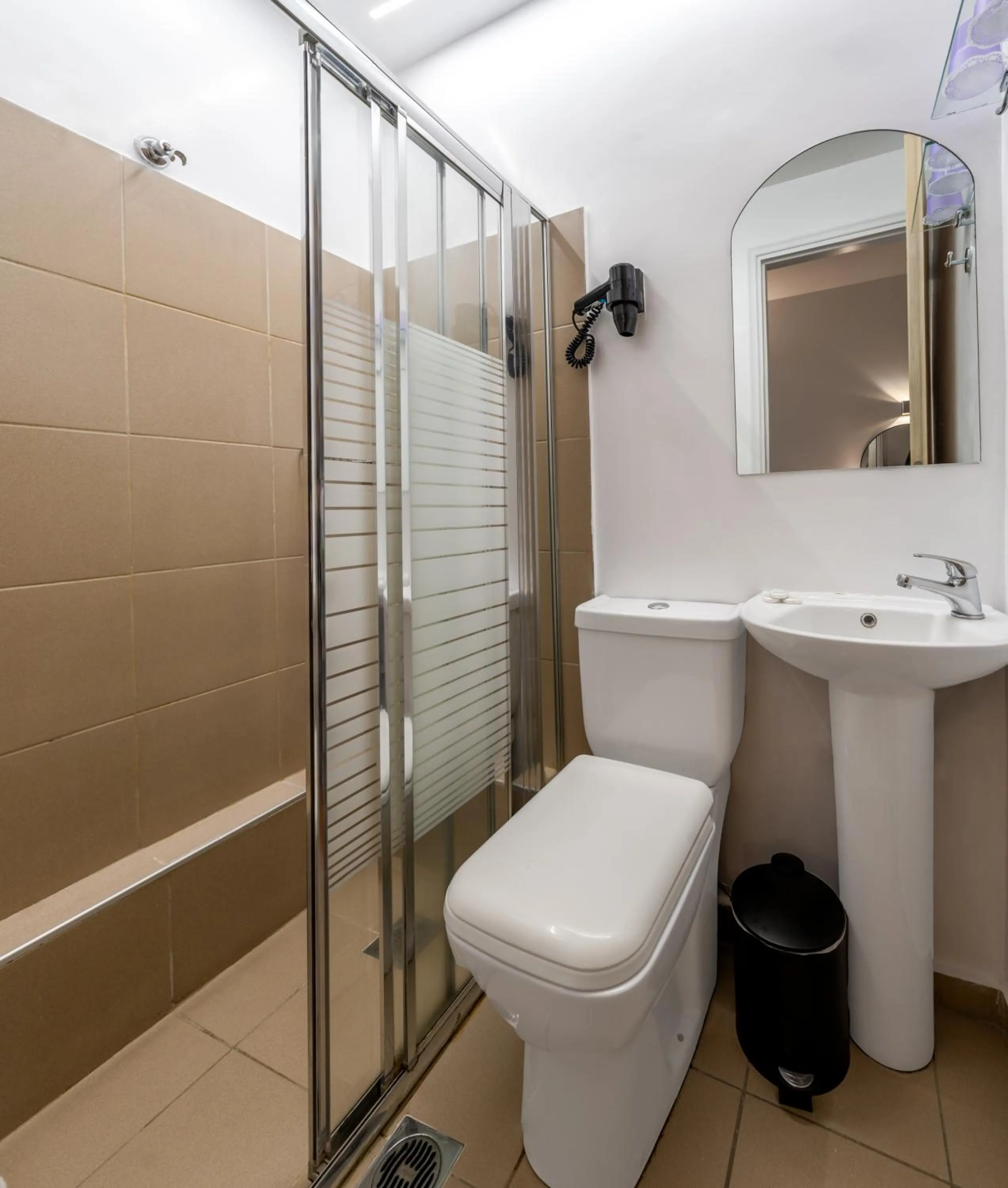 Shower in Hotel Adonis Athens