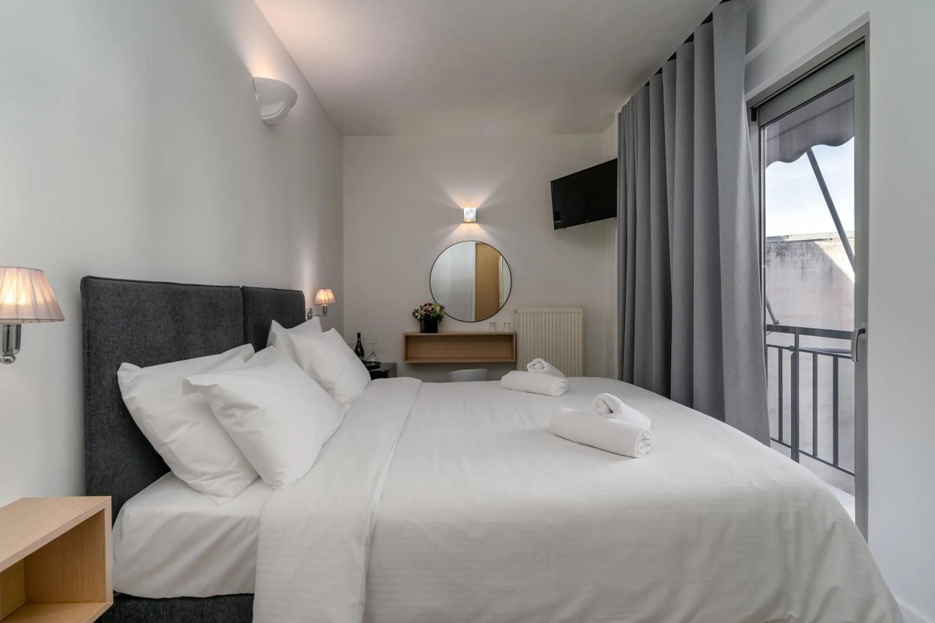 Bed in Hotel Adonis Athens