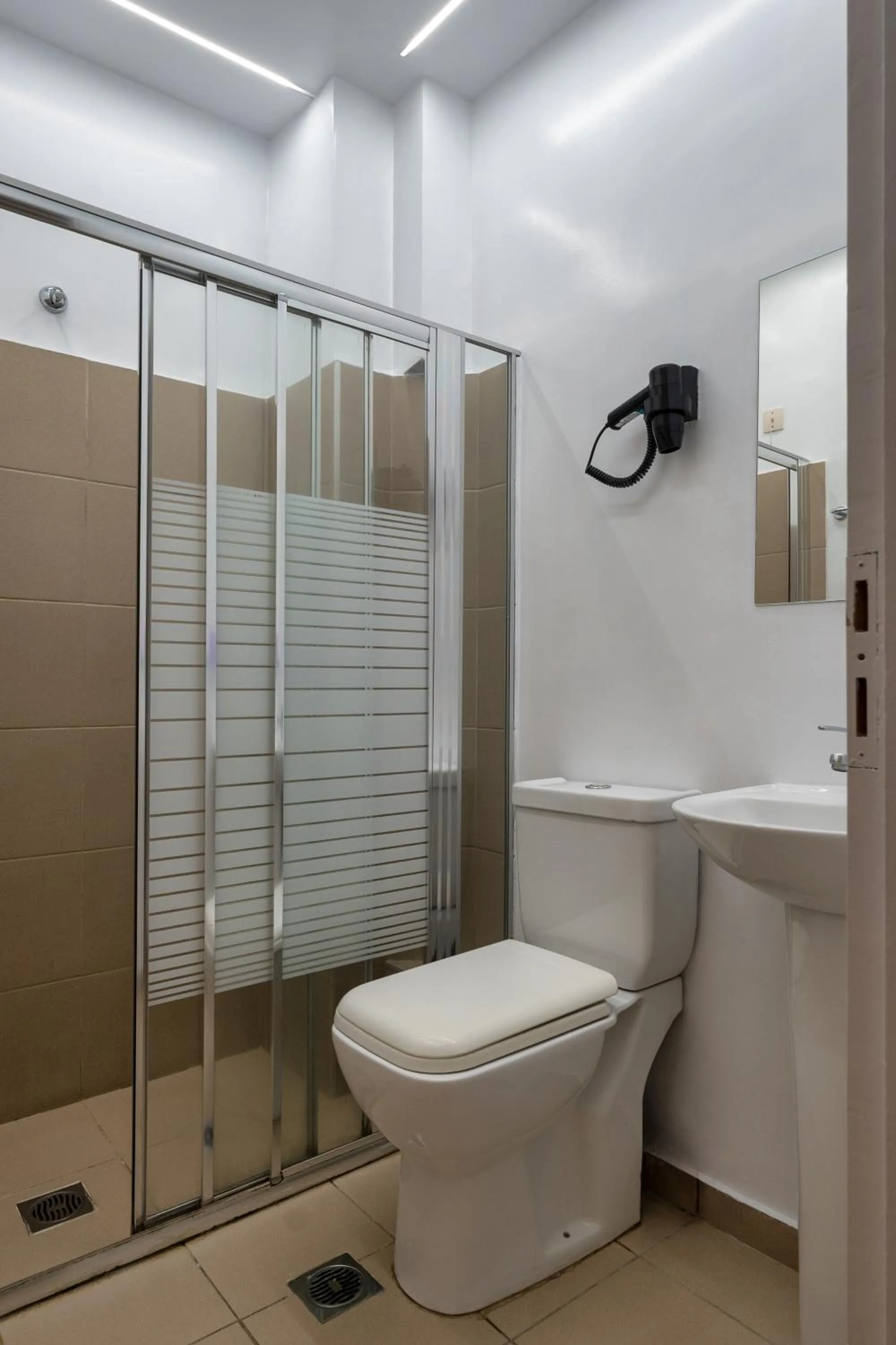 Shower in Hotel Adonis Athens