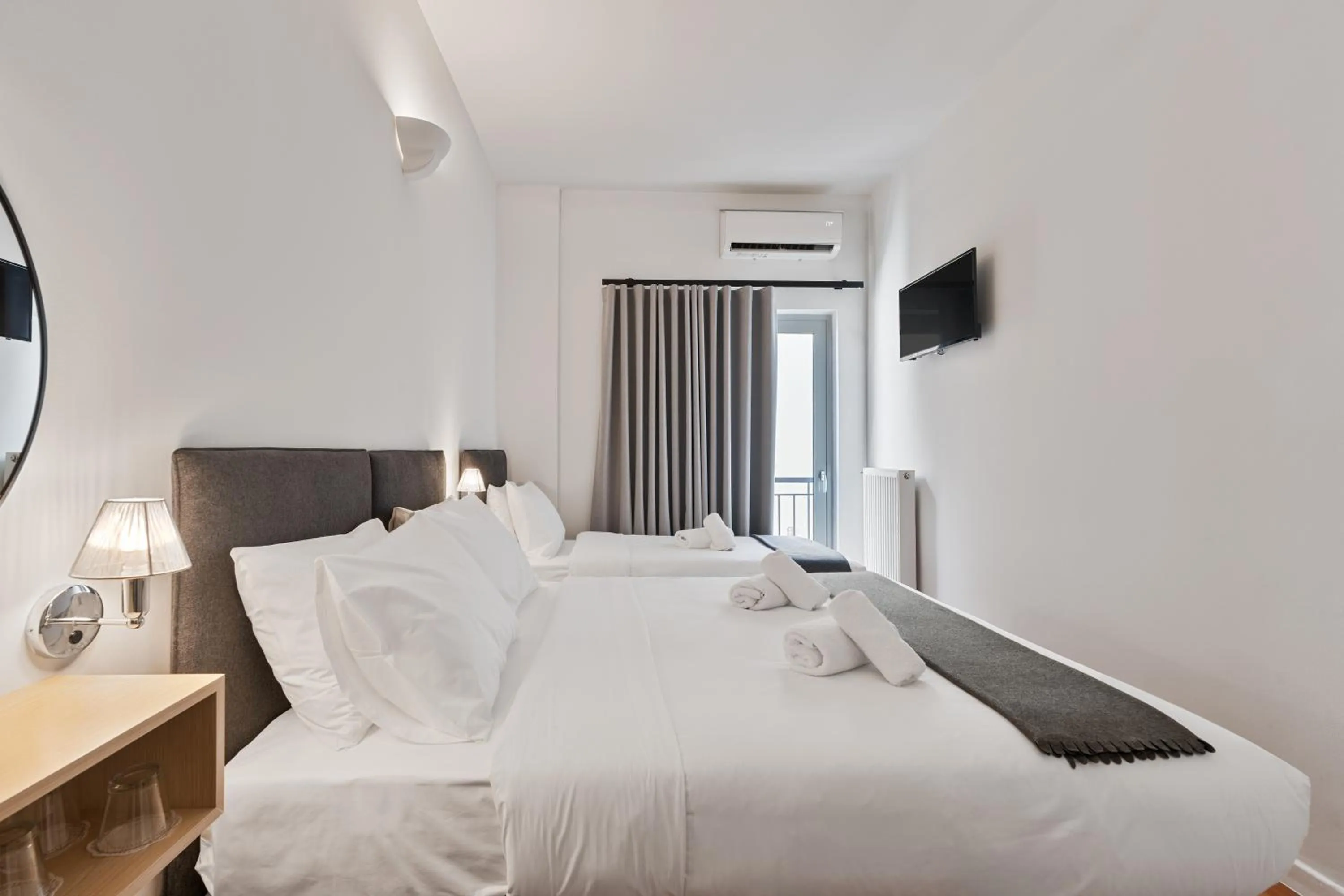 Bed in Hotel Adonis Athens