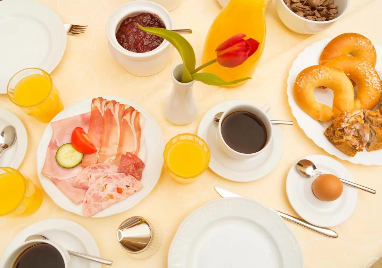 Buffet breakfast in Hotel Brunnwirt