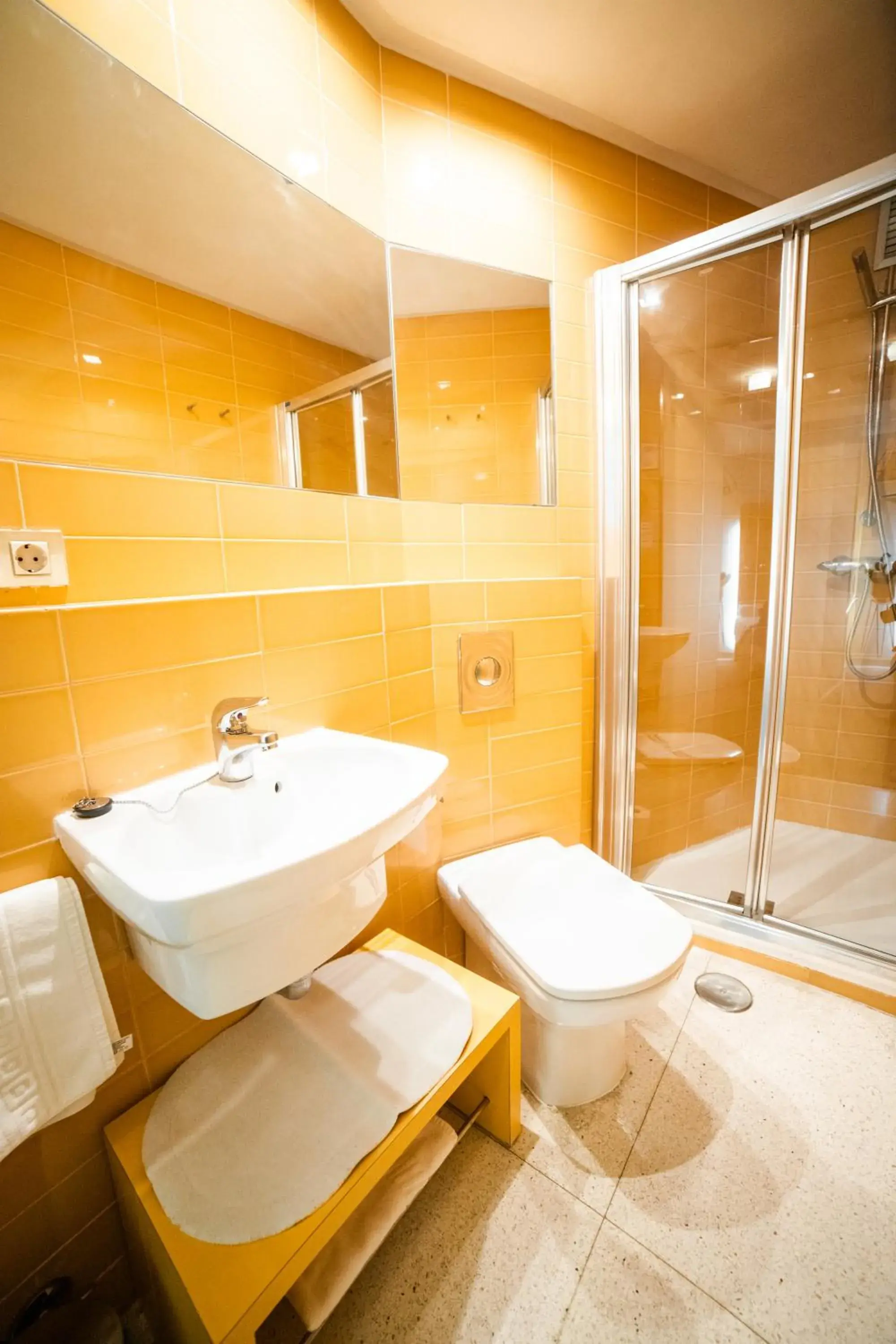 Twin Room in Hostal Albany Twin Room in Hostal Albany