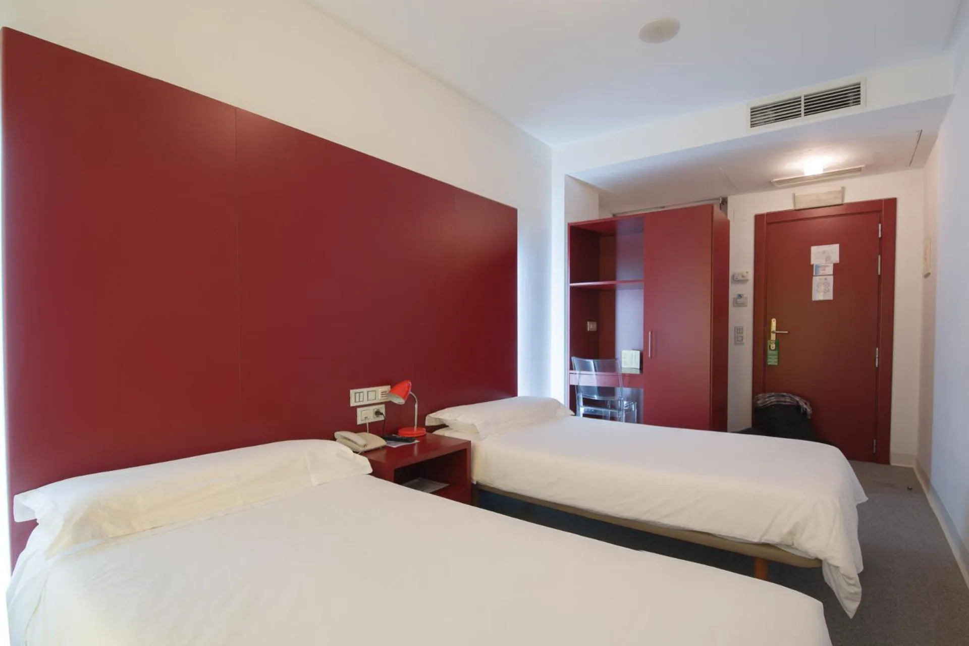 Photo of the whole room, Bed in Hostal Albany