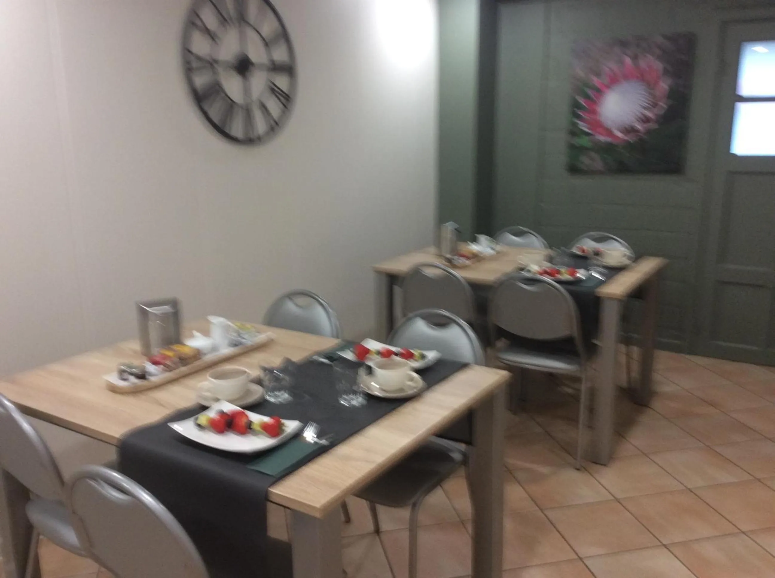 Food and drinks in B&B The Protea