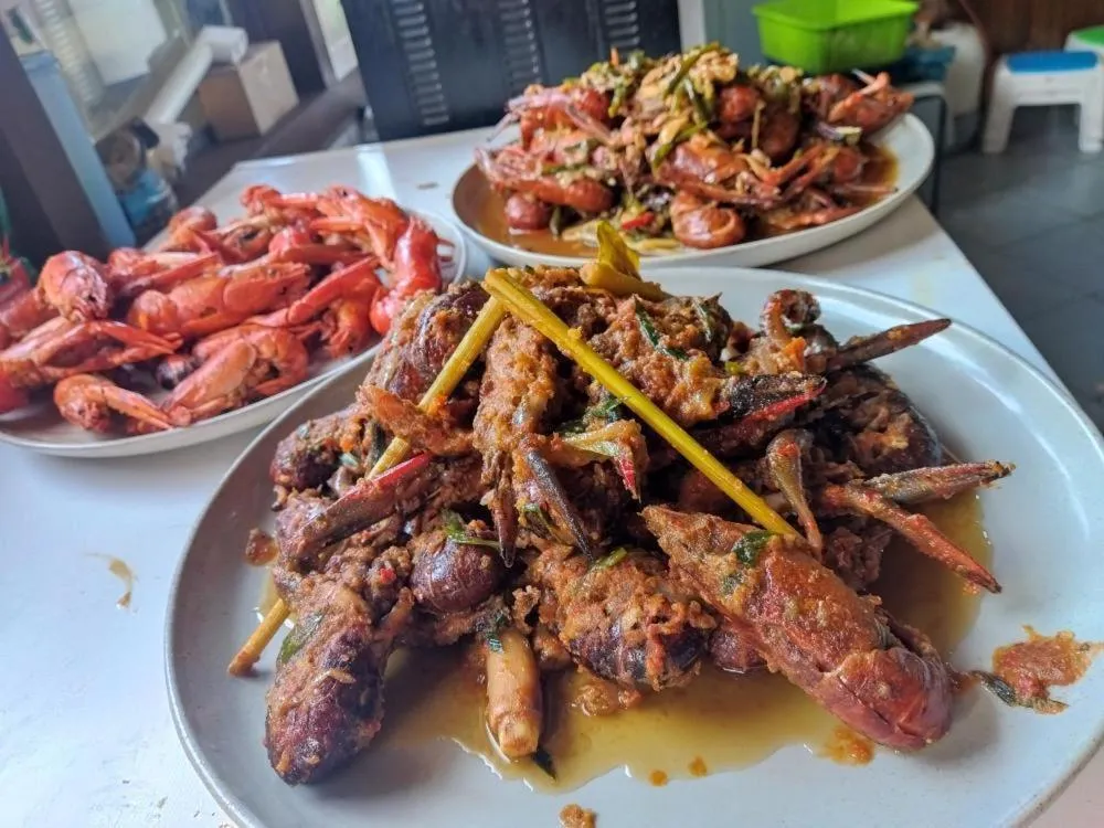 Restaurant/places to eat in Romlan