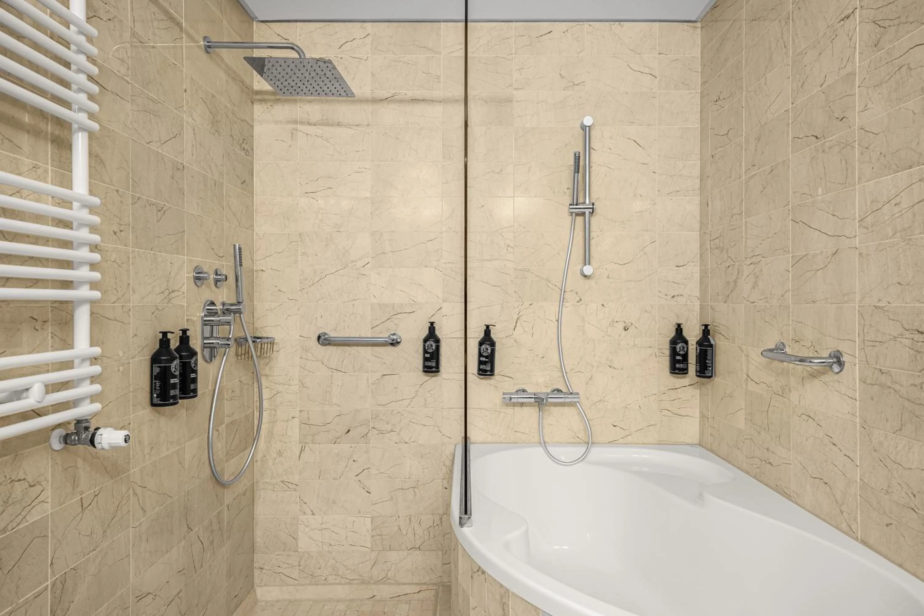 Shower in Hotel Lycium Debrecen - Handwritten Collection