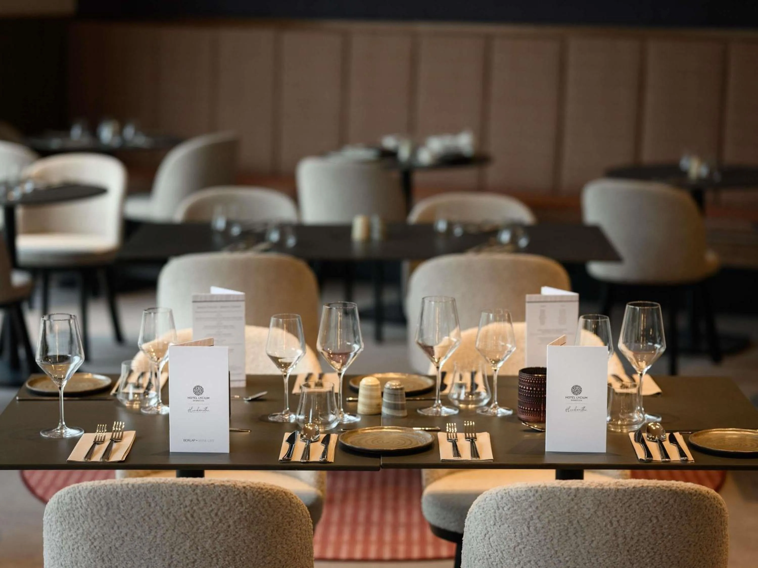 Restaurant/places to eat in Hotel Lycium Debrecen - Handwritten Collection