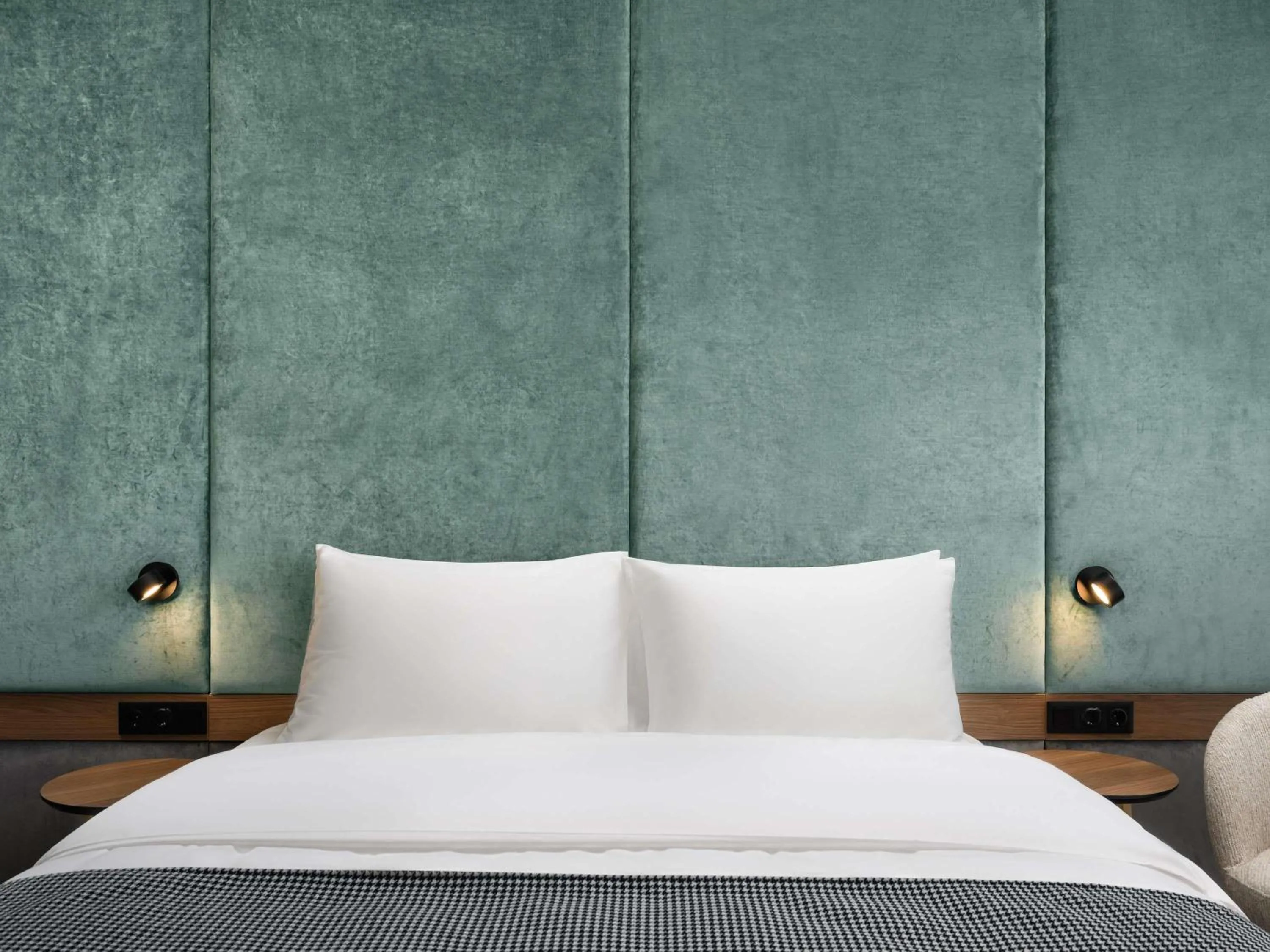 Bedroom, Bed in Hotel Lycium Debrecen - Handwritten Collection