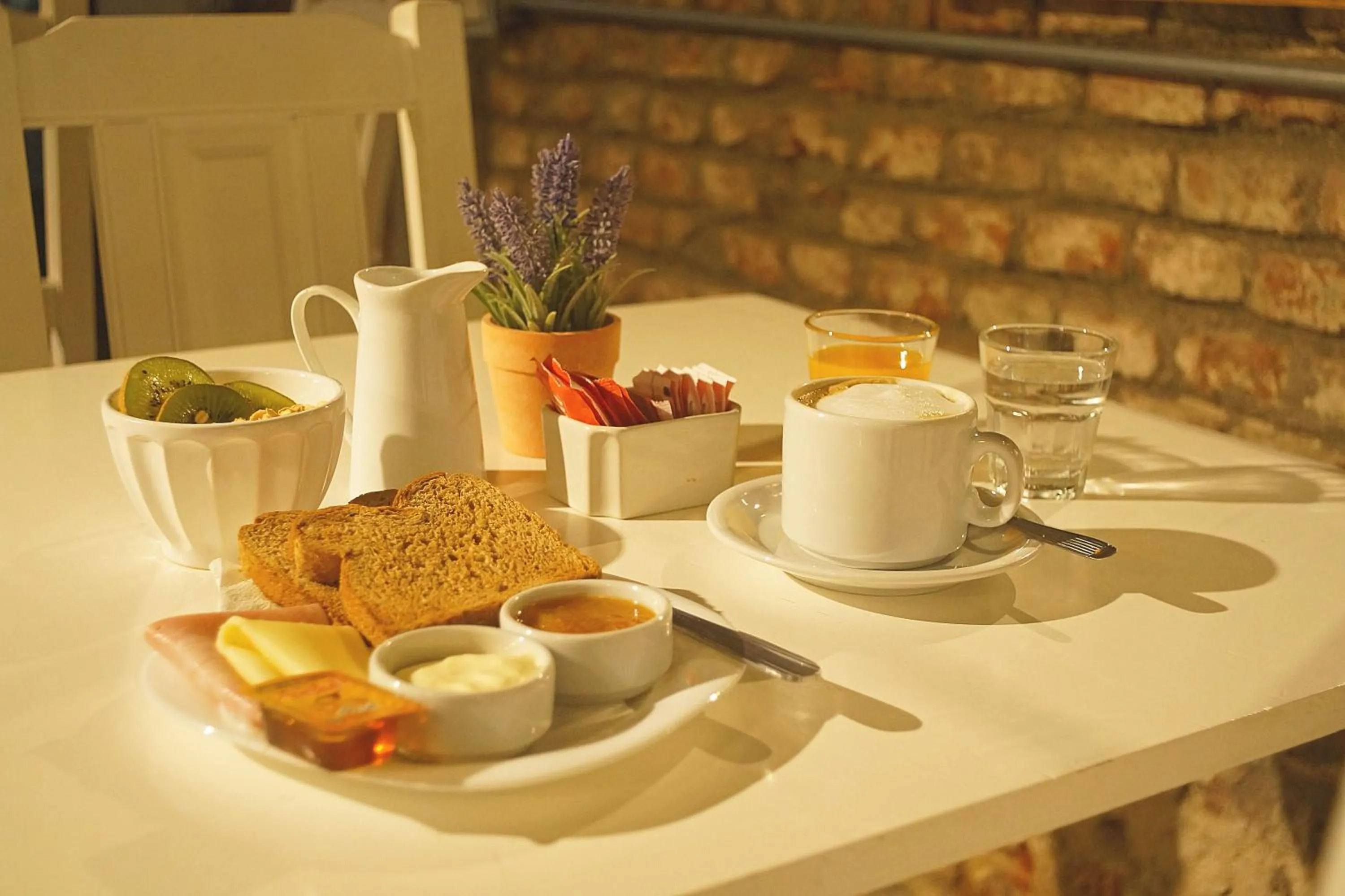 Breakfast in Casa Urbana Hotel