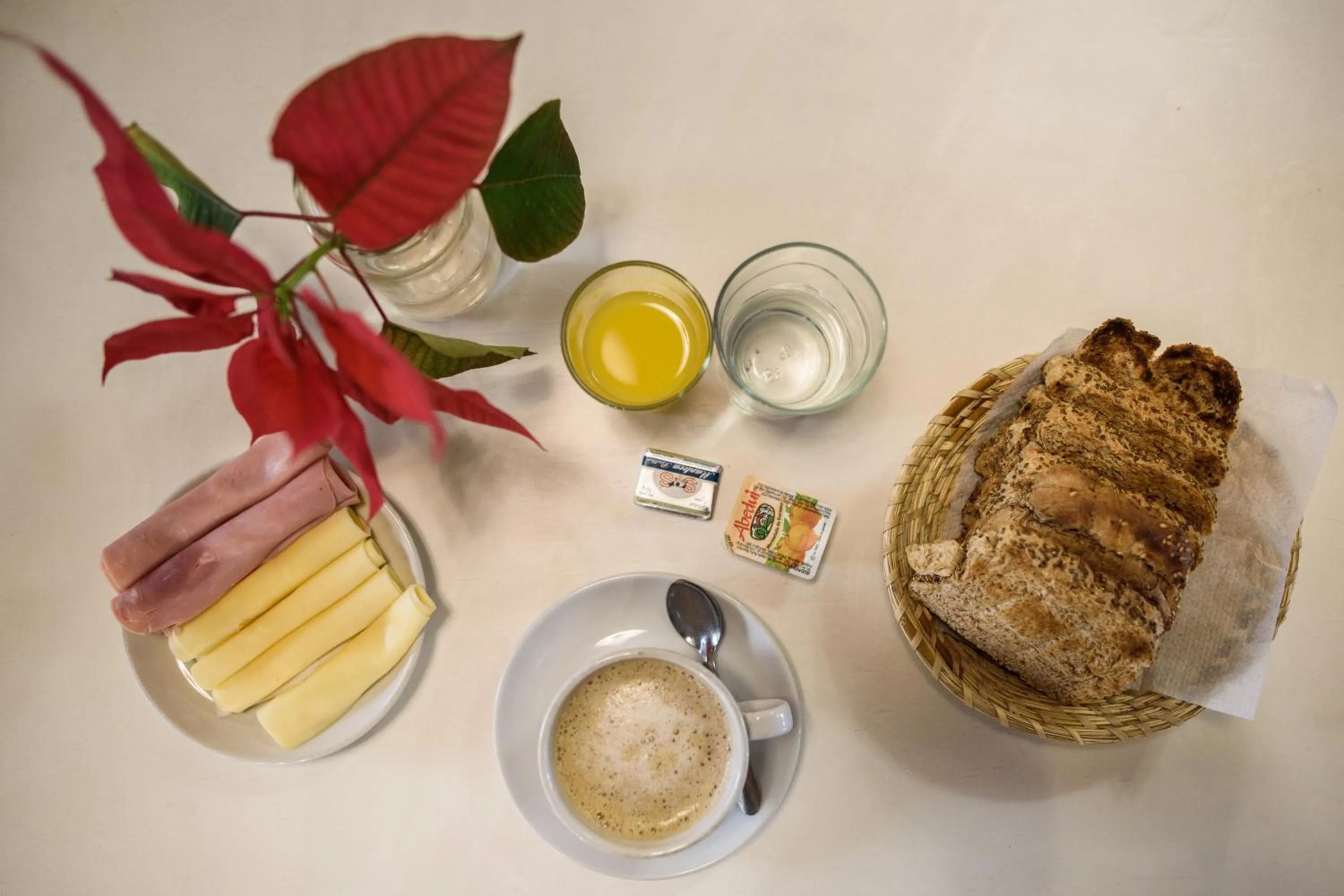 Food and drinks in Casa Urbana Hotel