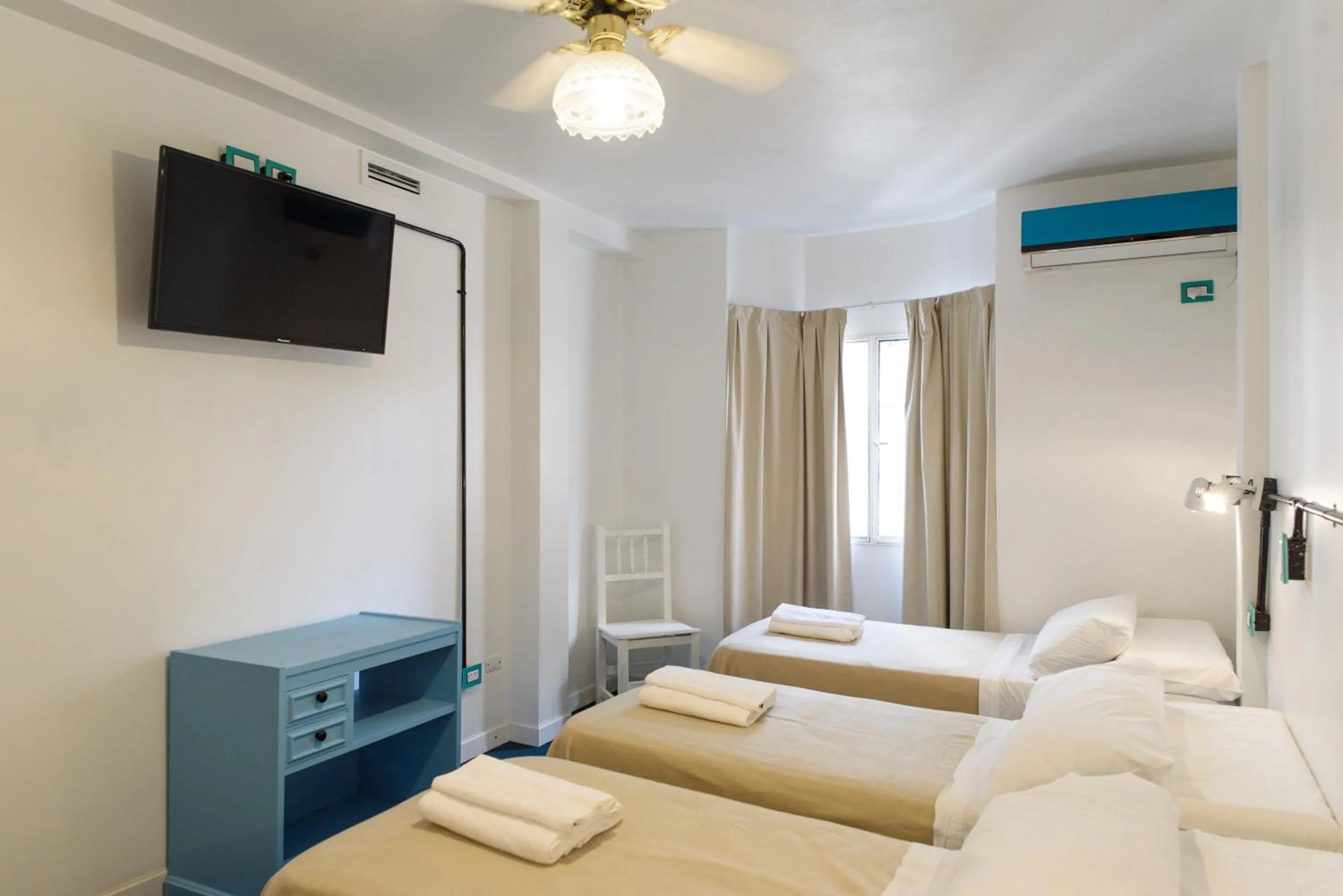 Photo of the whole room, Bed in Casa Urbana Hotel