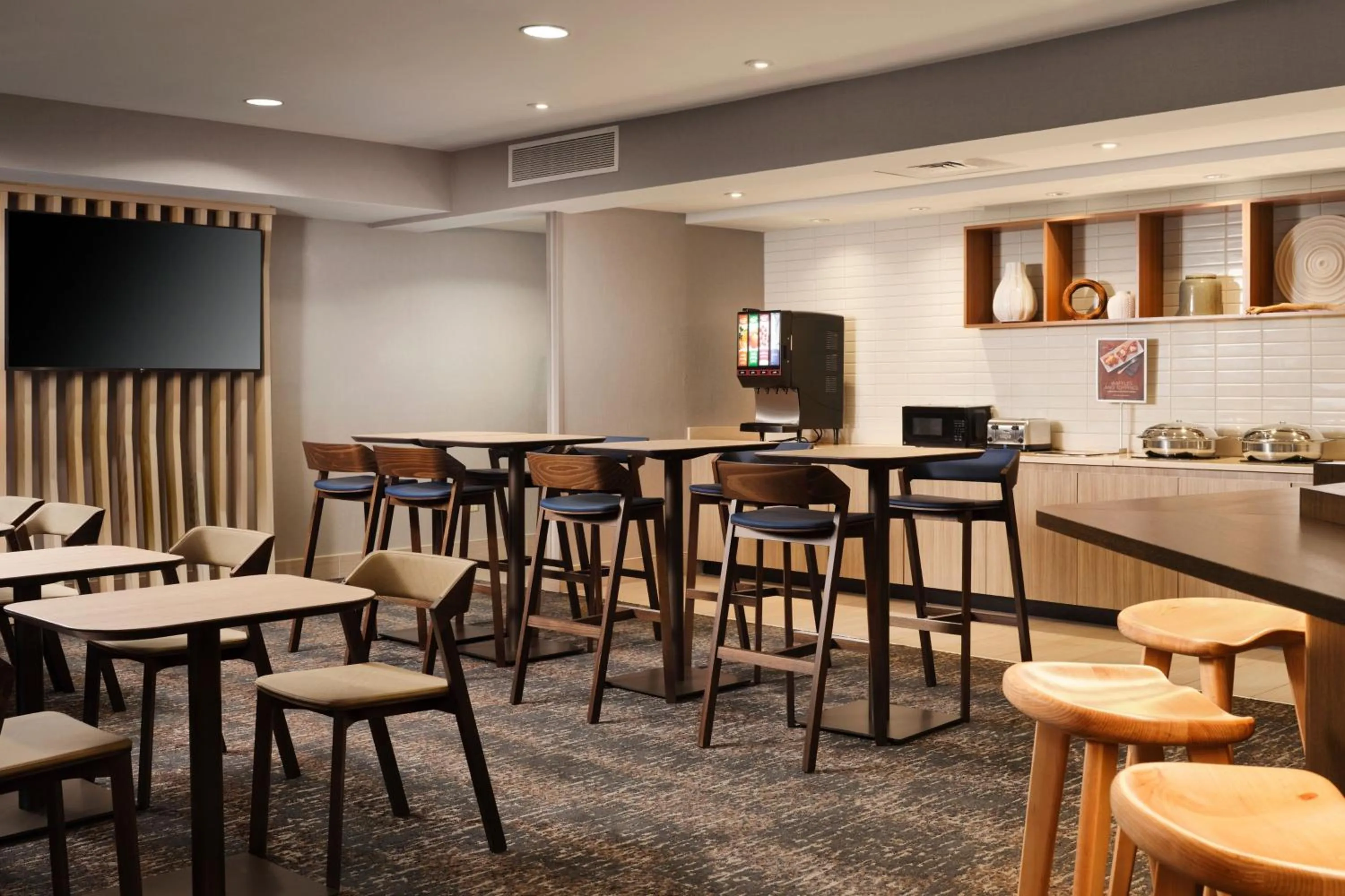 Breakfast in SpringHill Suites Nashville MetroCenter