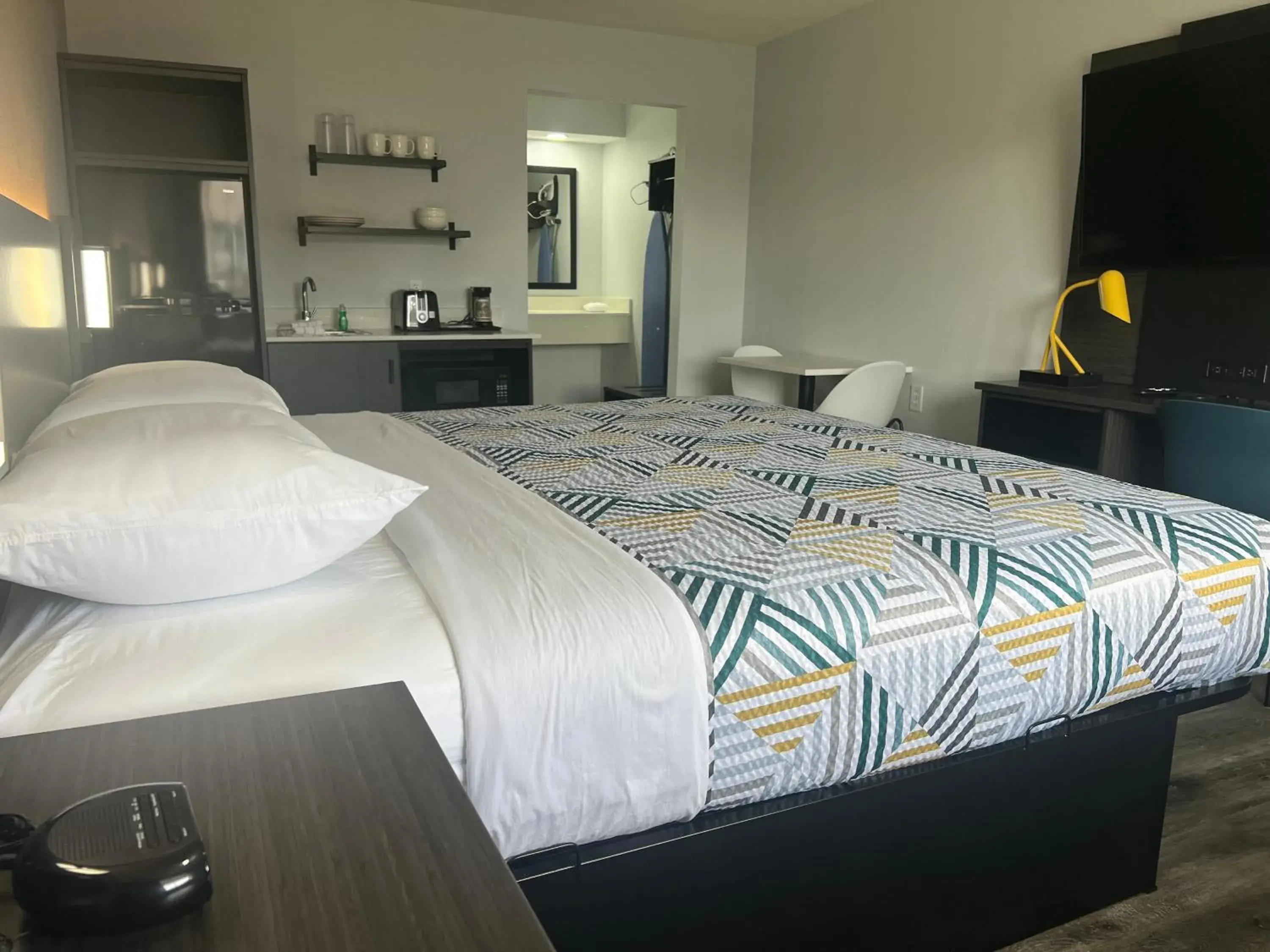 King Room - Non-Smoking in Studio 6 Tulsa OK Central King Room - Non-Smoking in Studio 6 Tulsa OK Central