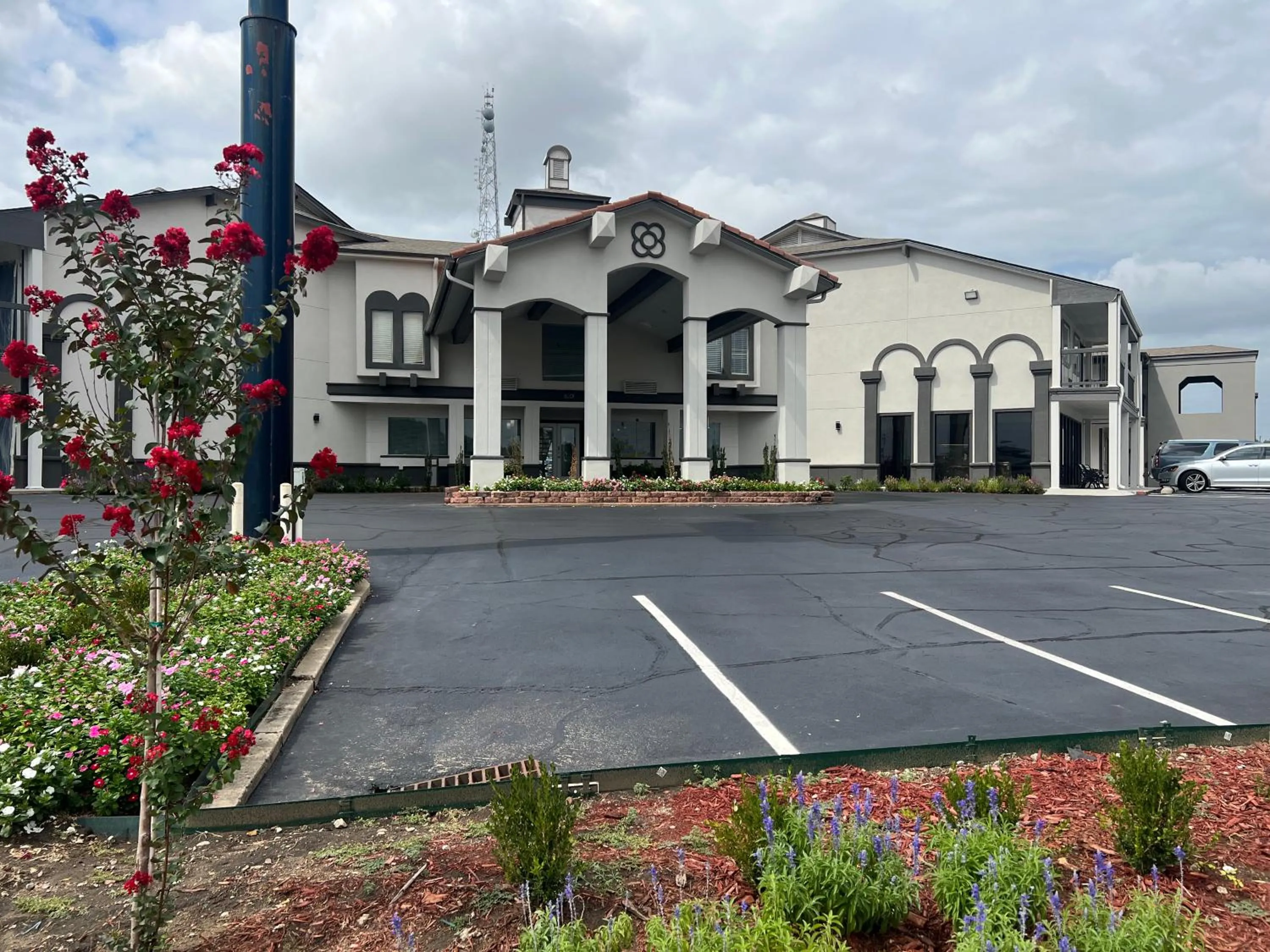 Property building in Studio 6 Tulsa OK Central