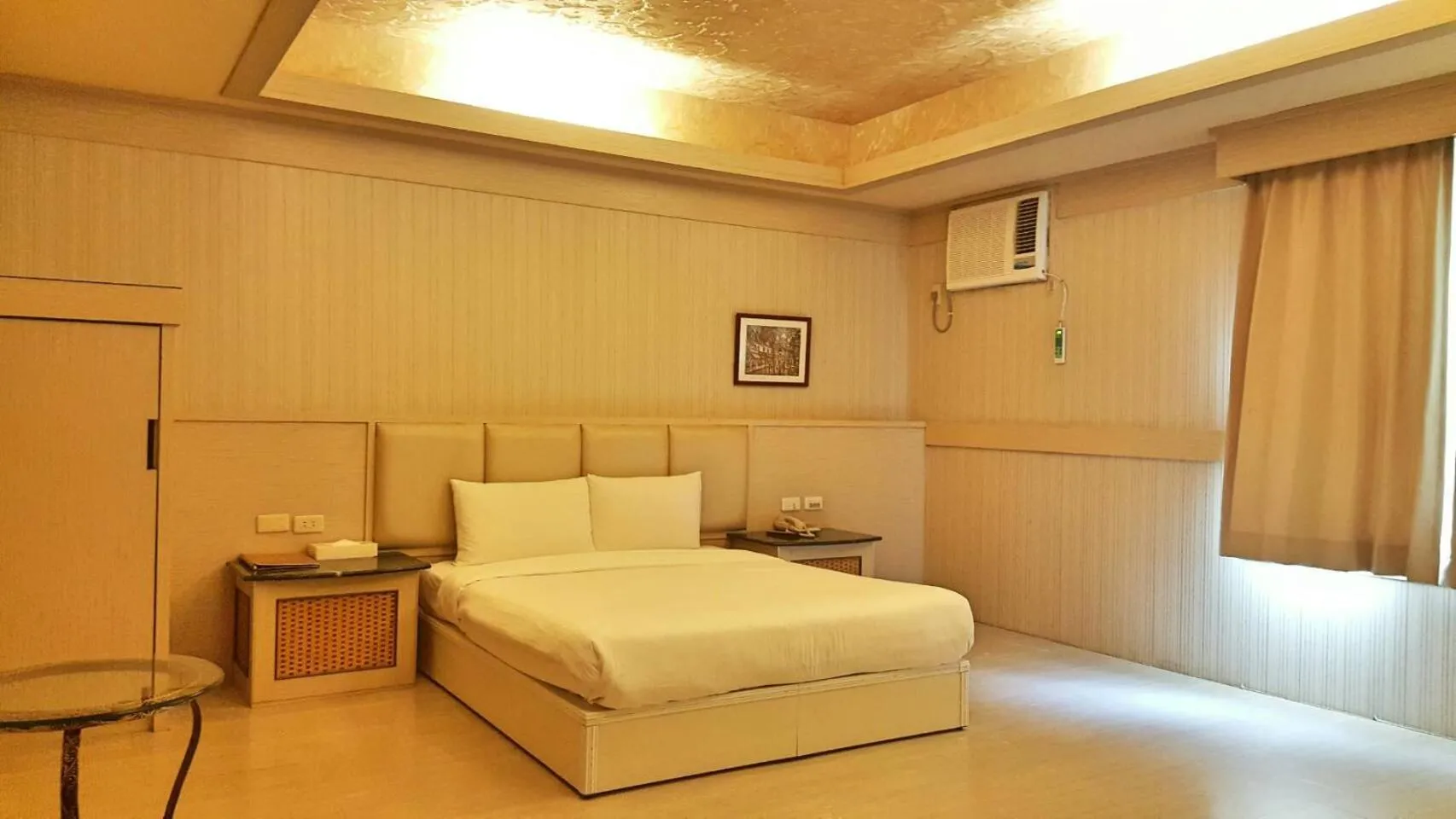 Bed in Wind Coast Motel