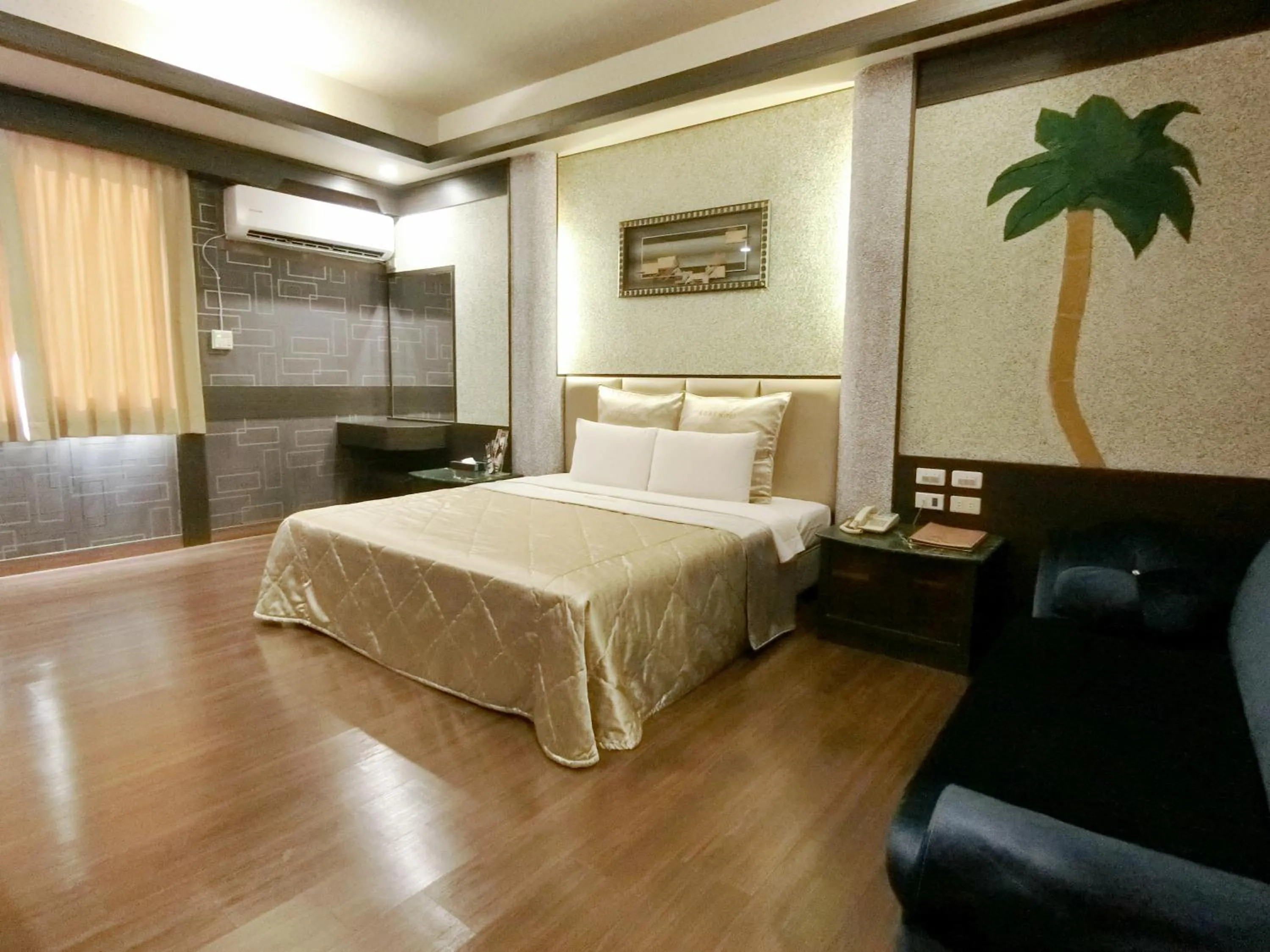 Bed in Wind Coast Motel