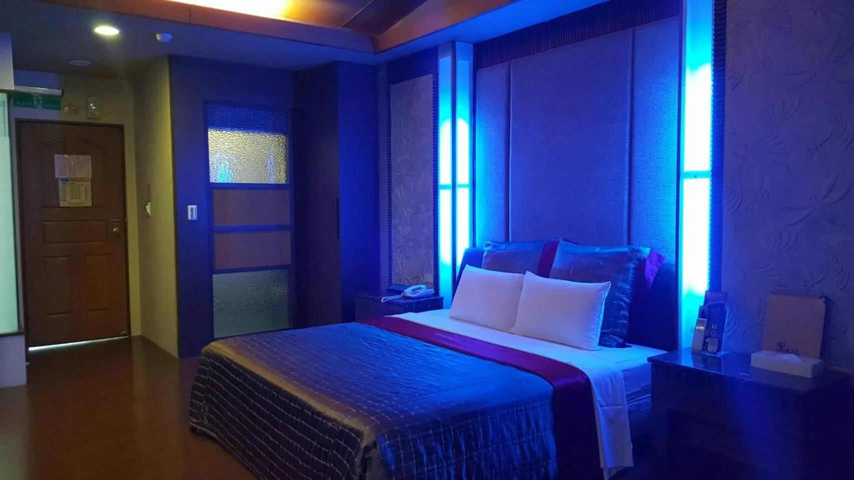 Bed in Wind Coast Motel