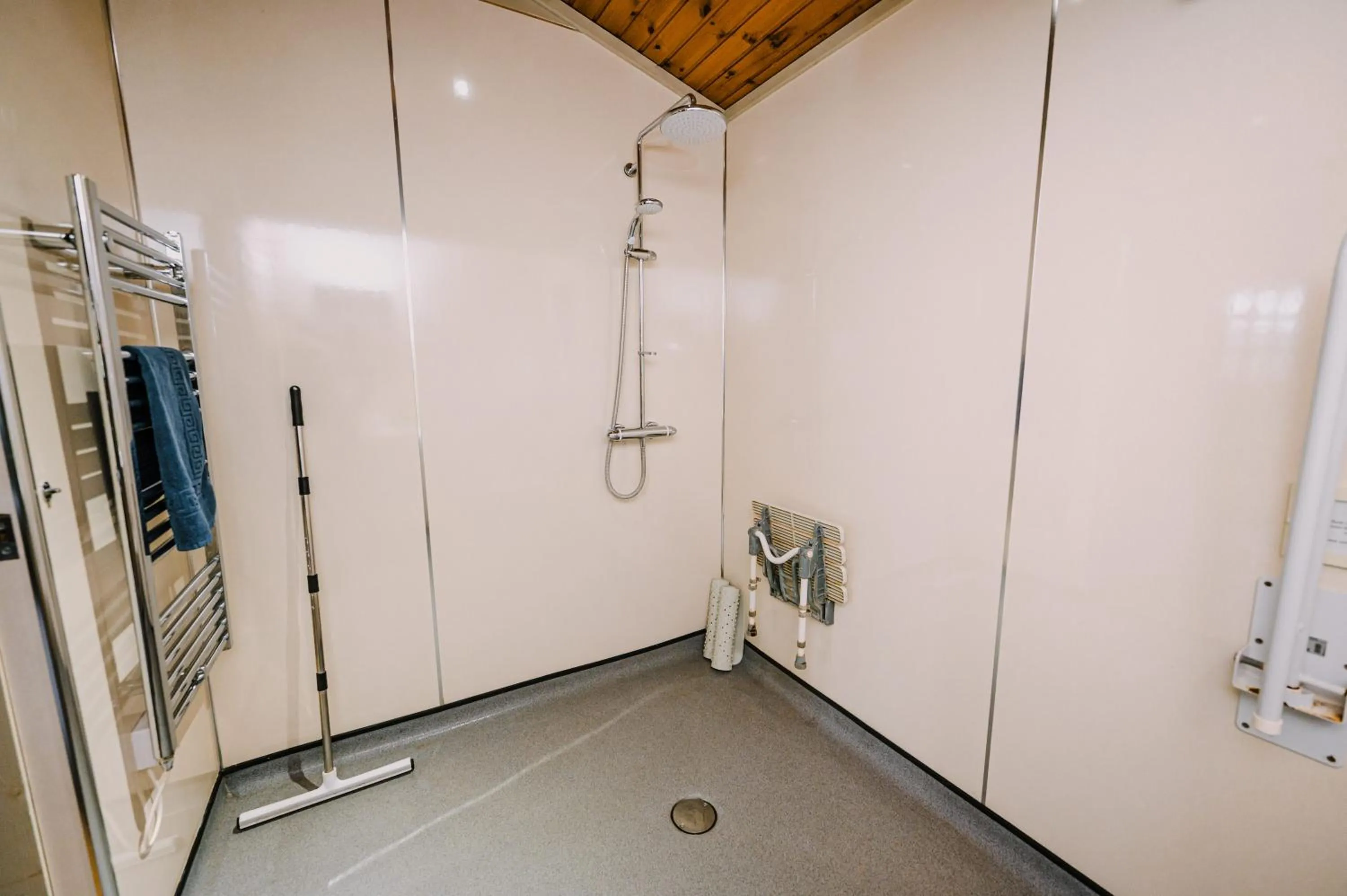 Shower in The Jonas Centre