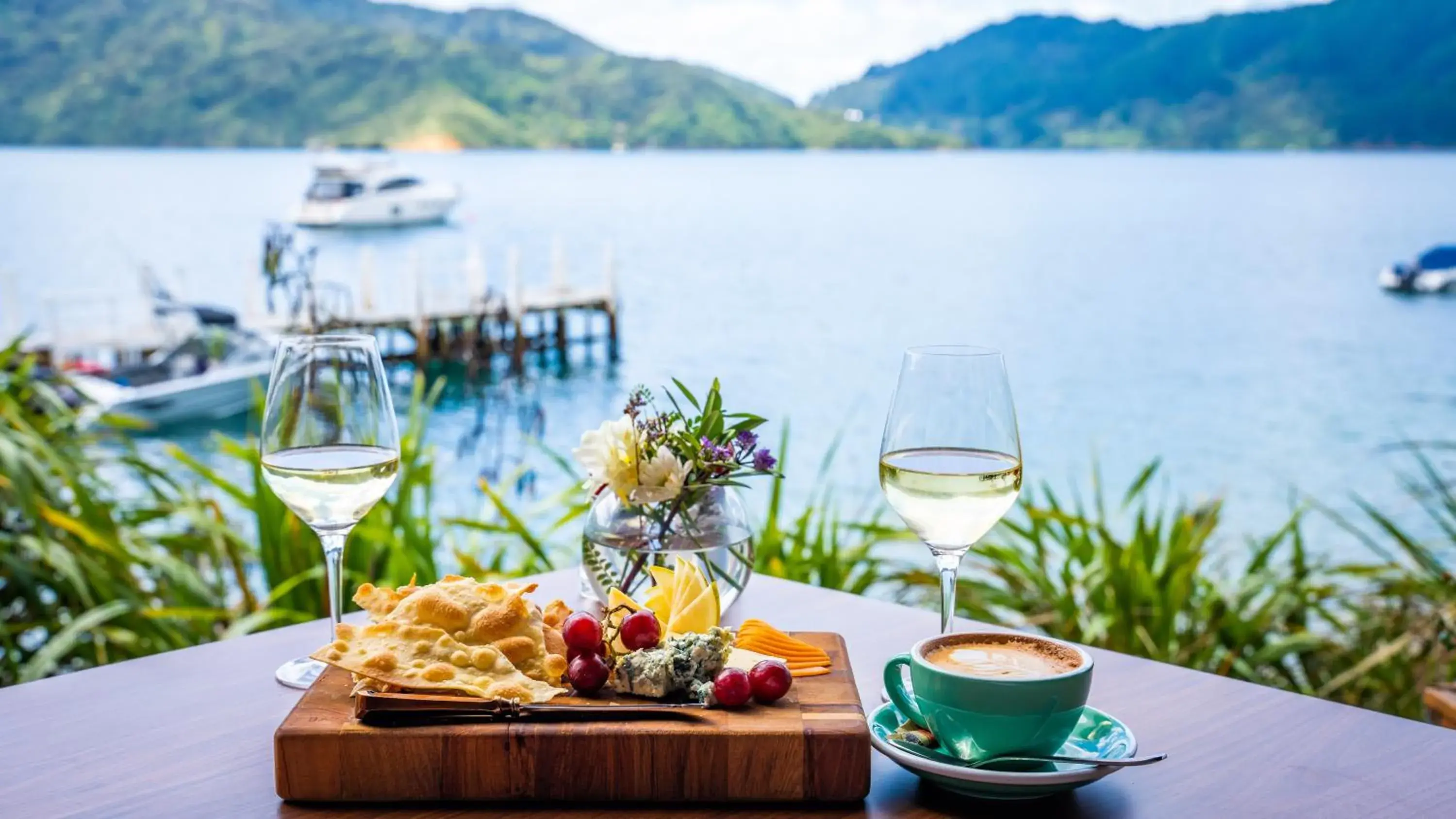 Food and drinks in Bay of Many Coves Food and drinks in Bay of Many Coves