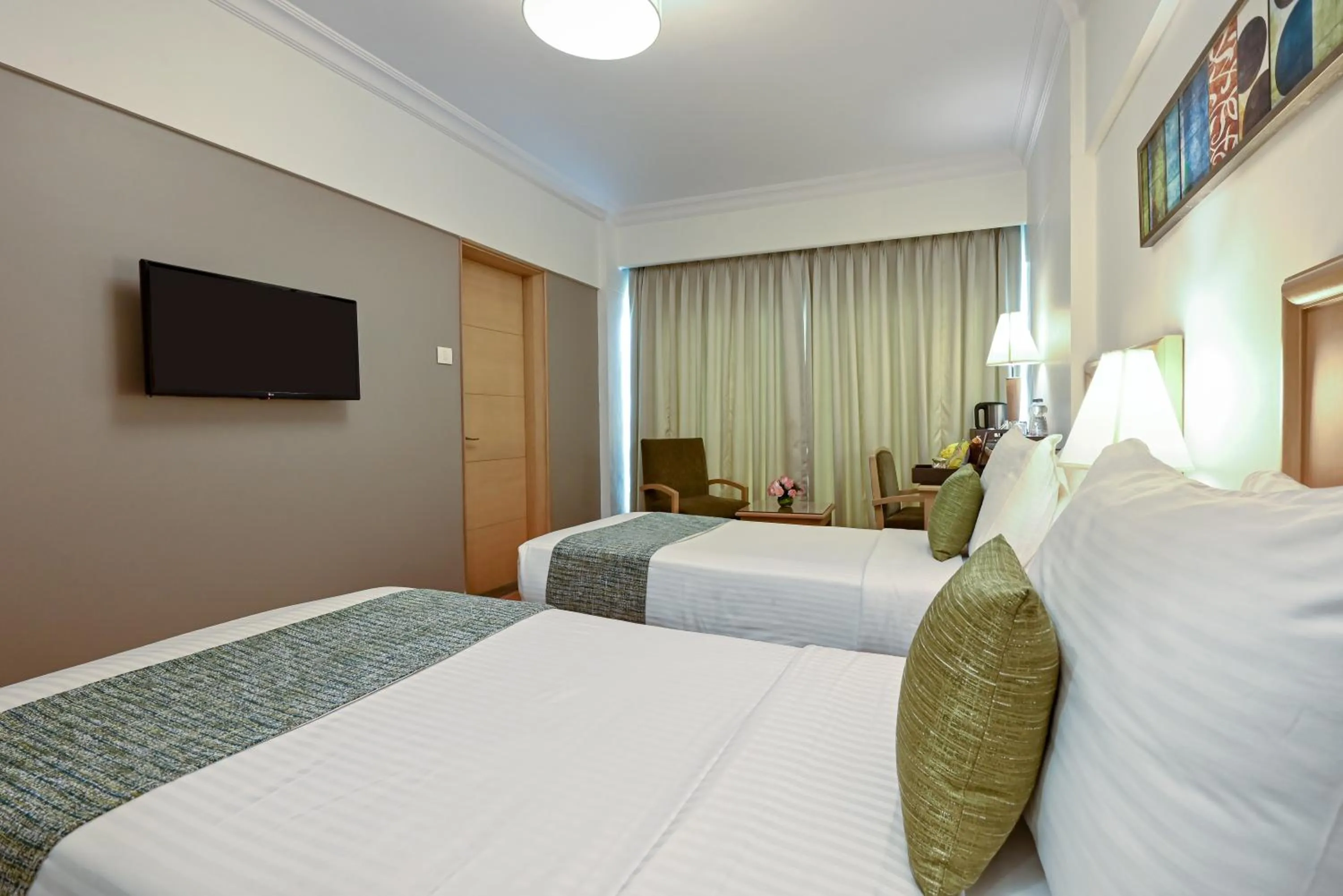 Bed in Fariyas Hotel Mumbai , Colaba