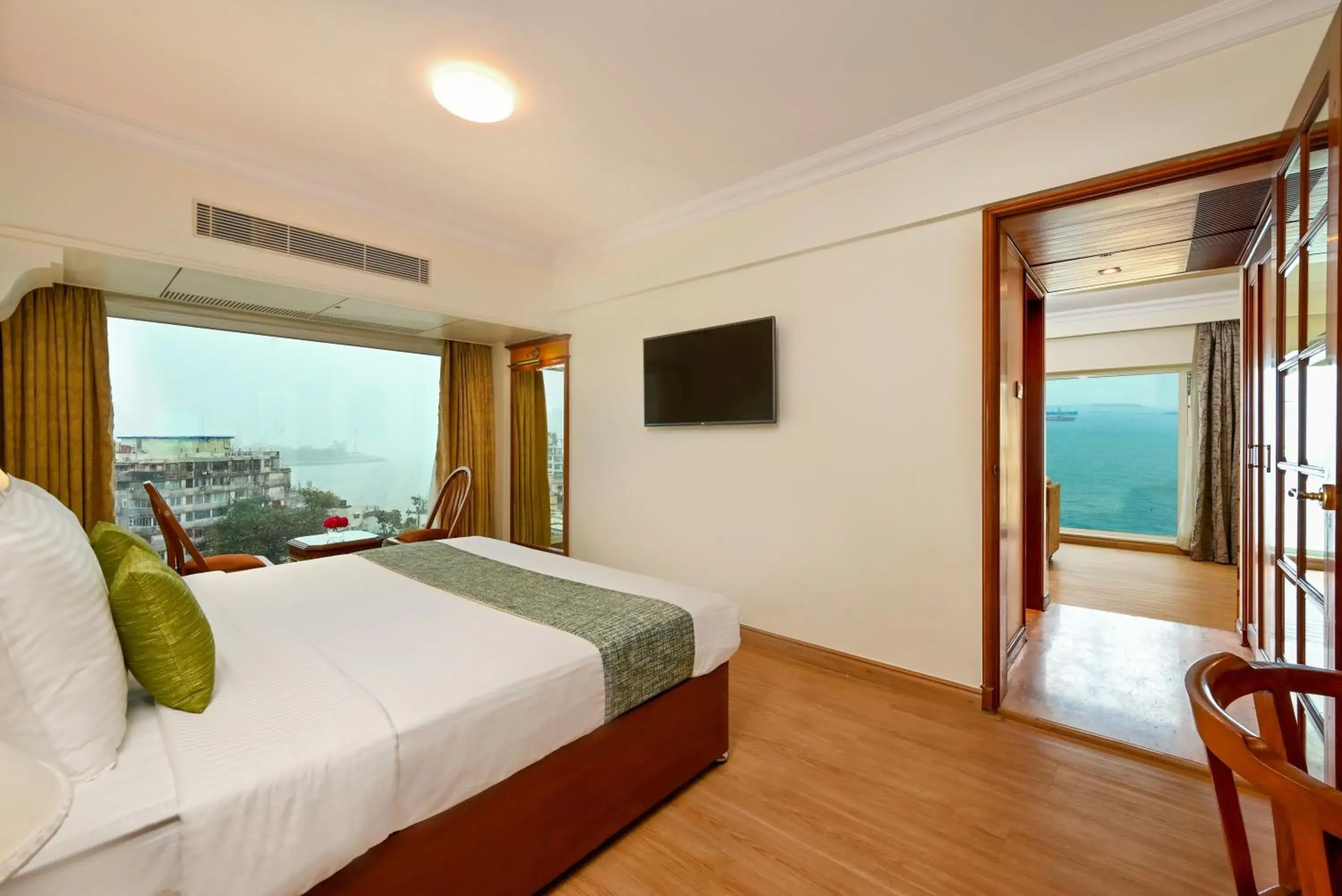 Bed in Fariyas Hotel Mumbai , Colaba Bed in Fariyas Hotel Mumbai , Colaba