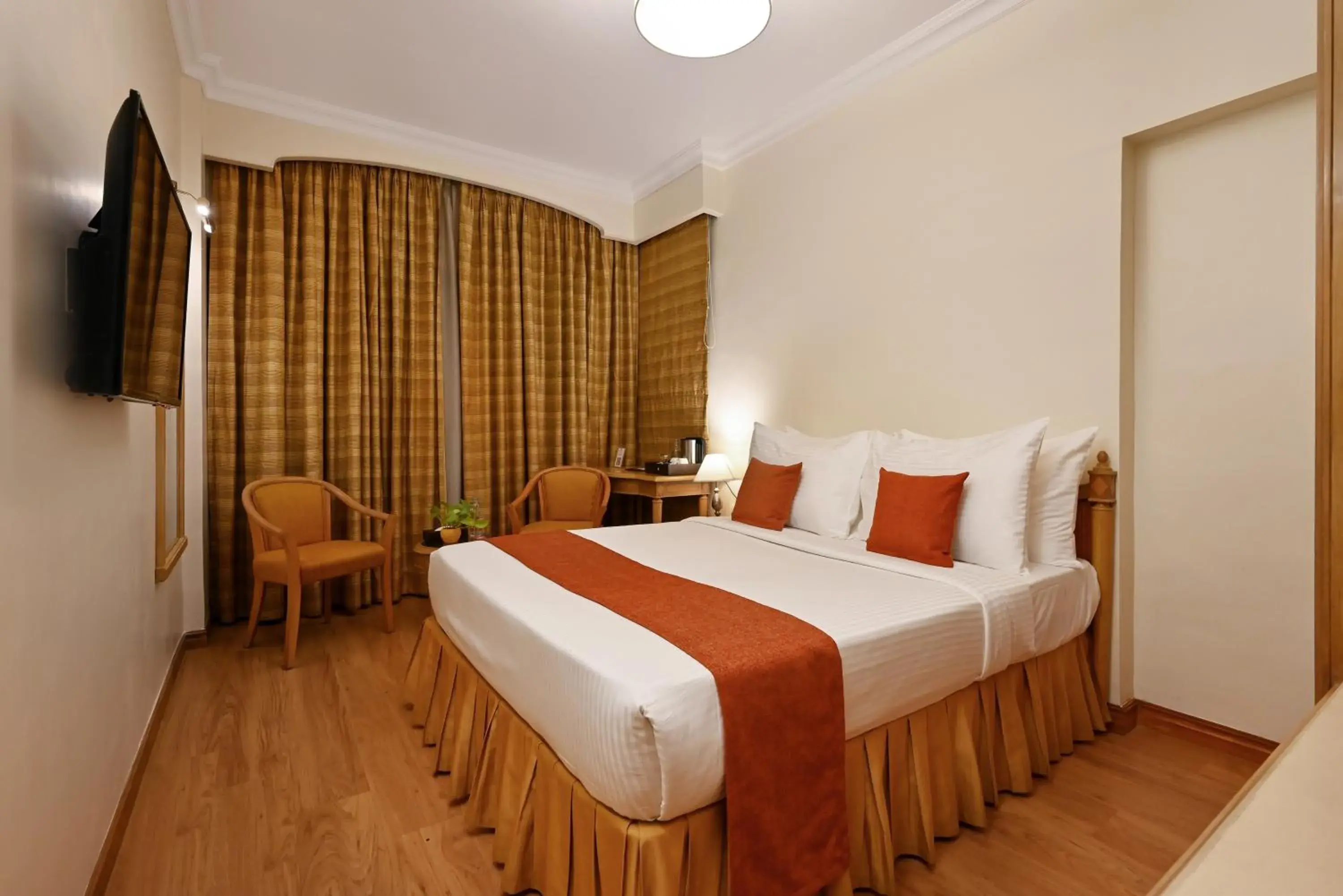 Superior room with Complimentary Welcome Drink and 20% discount on Food and soft Beverages. - single occupancy in Fariyas Hotel Mumbai , Colaba Superior room with Complimentary Welcome Drink and 20% discount on Food and soft Beverages. - single occupancy in Fariyas Hotel Mumbai , Colaba