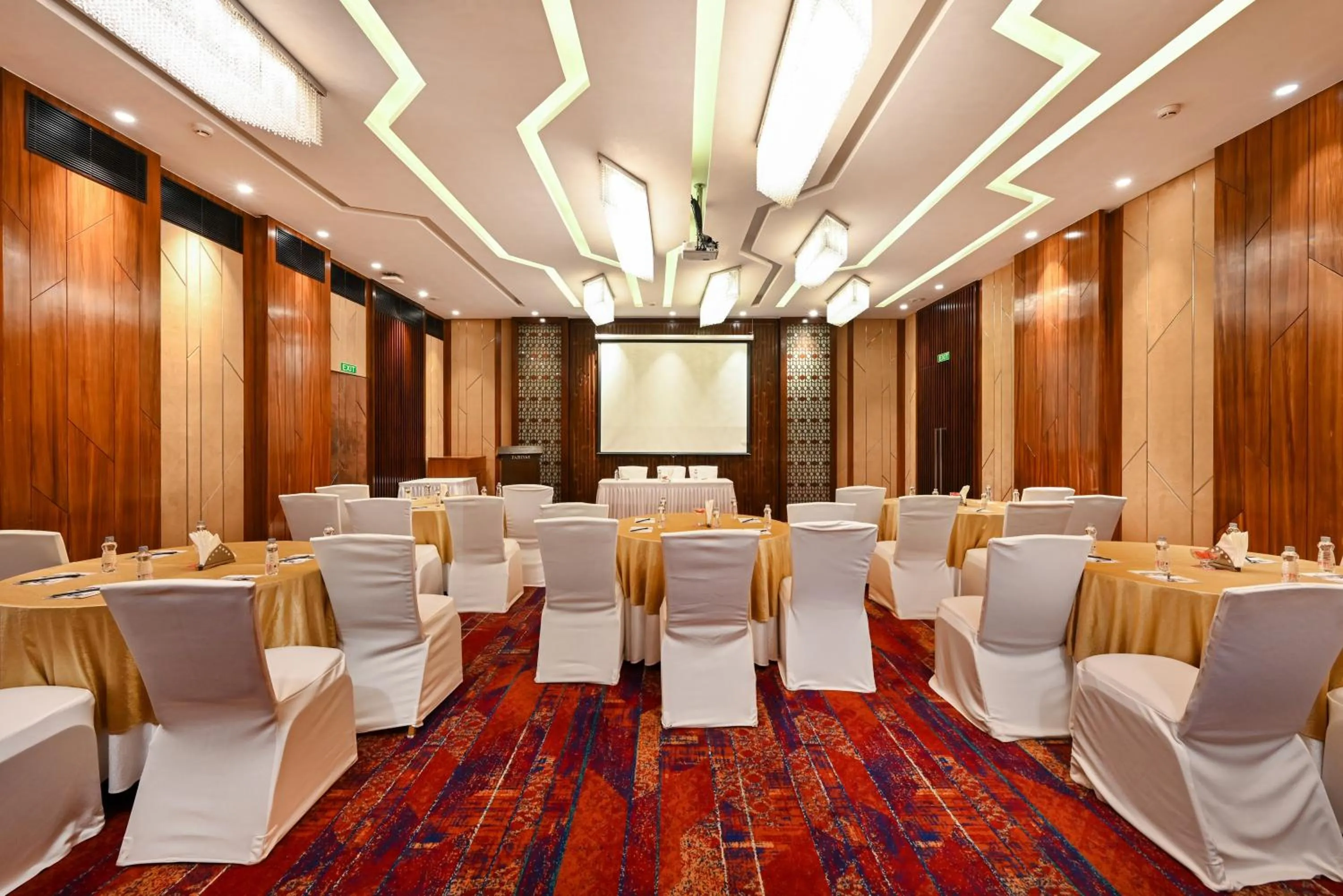 Banquet/Function facilities in Fariyas Hotel Mumbai , Colaba