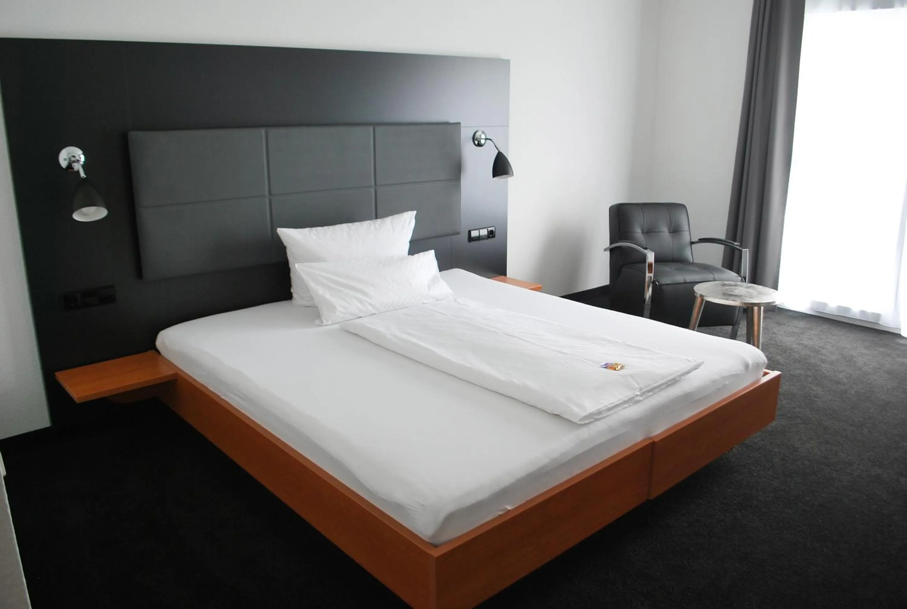 Photo of the whole room, Bed in Hotel zum Rössel