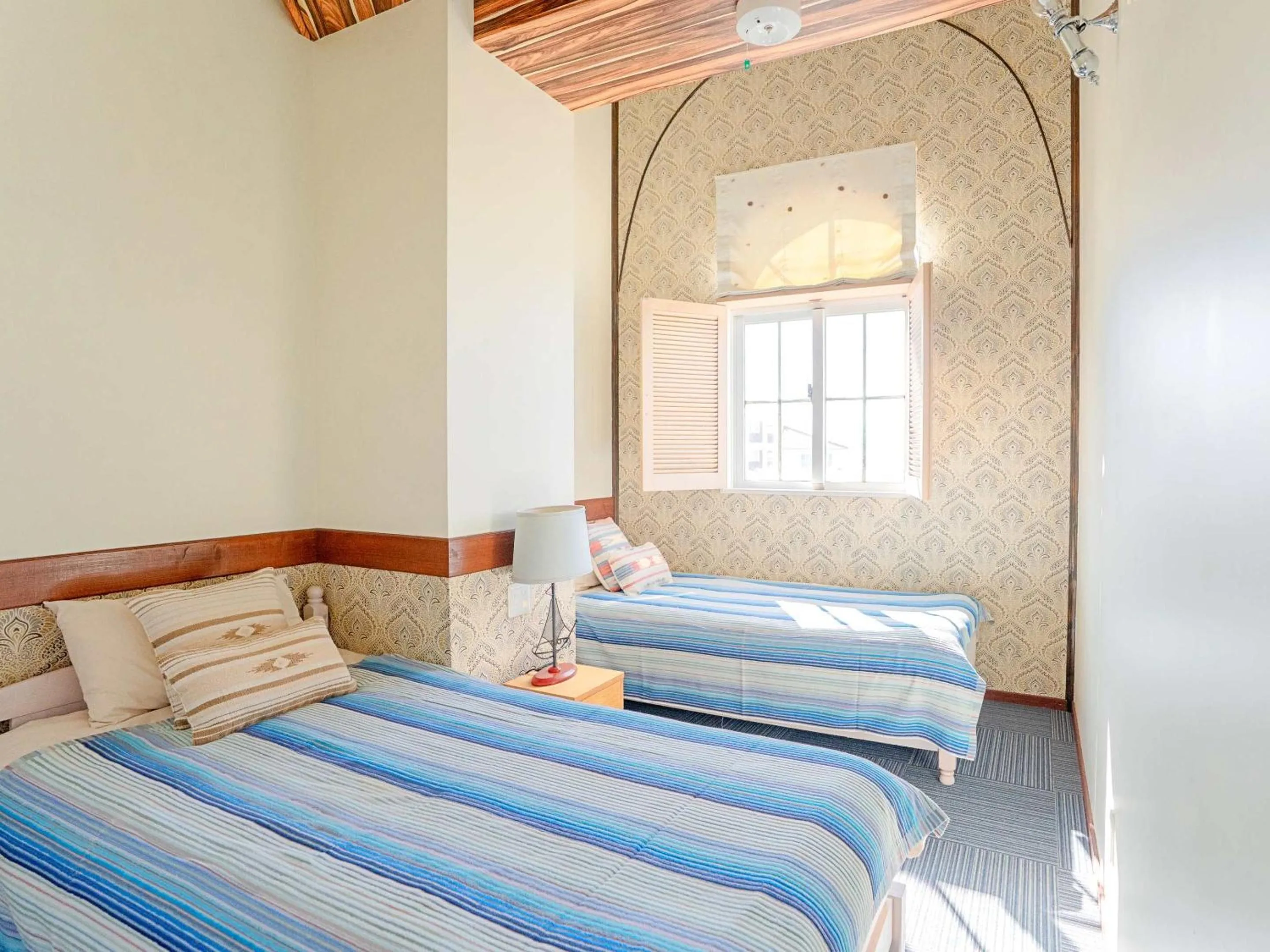 Photo of the whole room, Bed in Auberge Bonne Chere Raout
