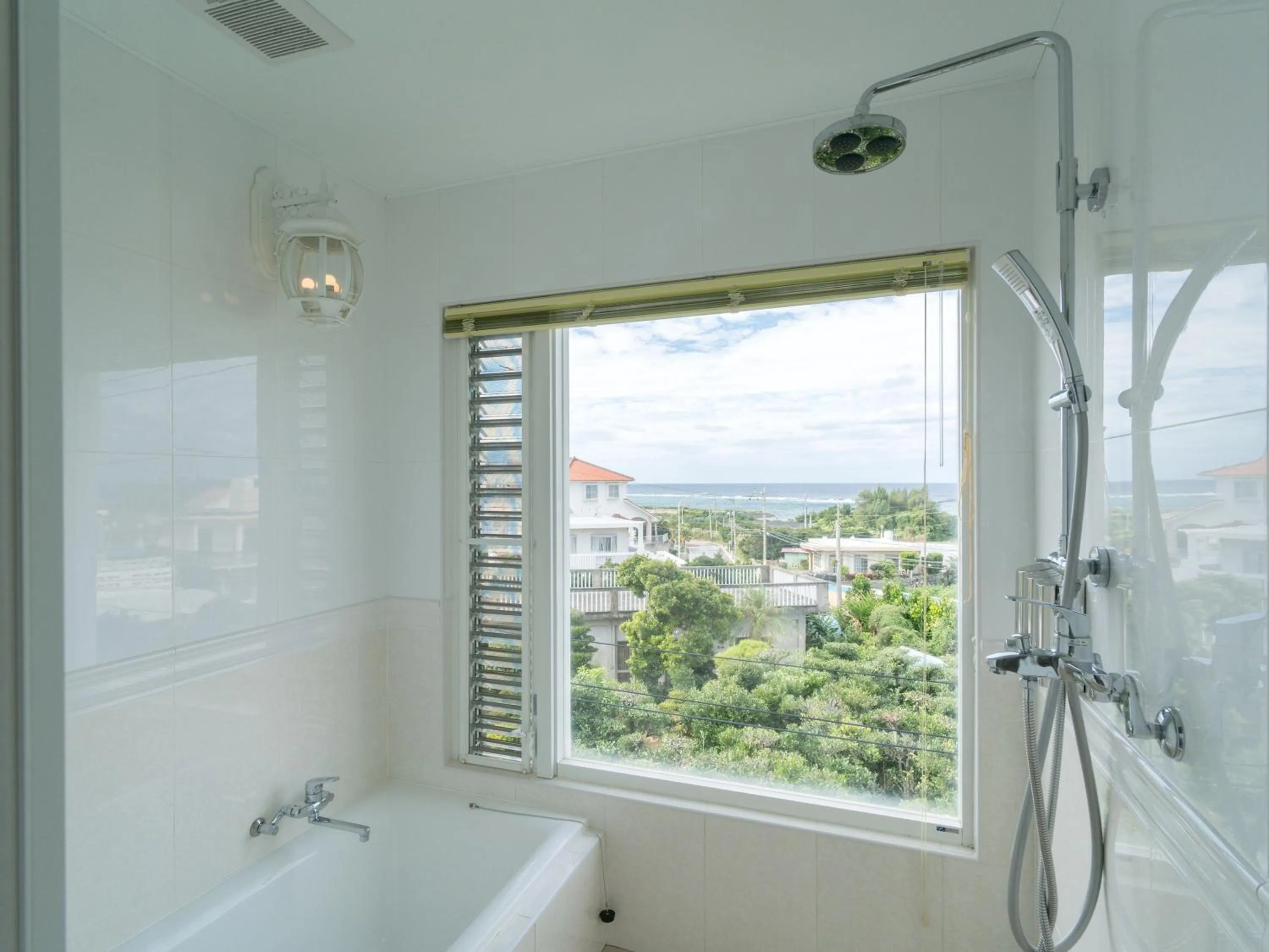 Bathroom in Auberge Bonne Chere Raout