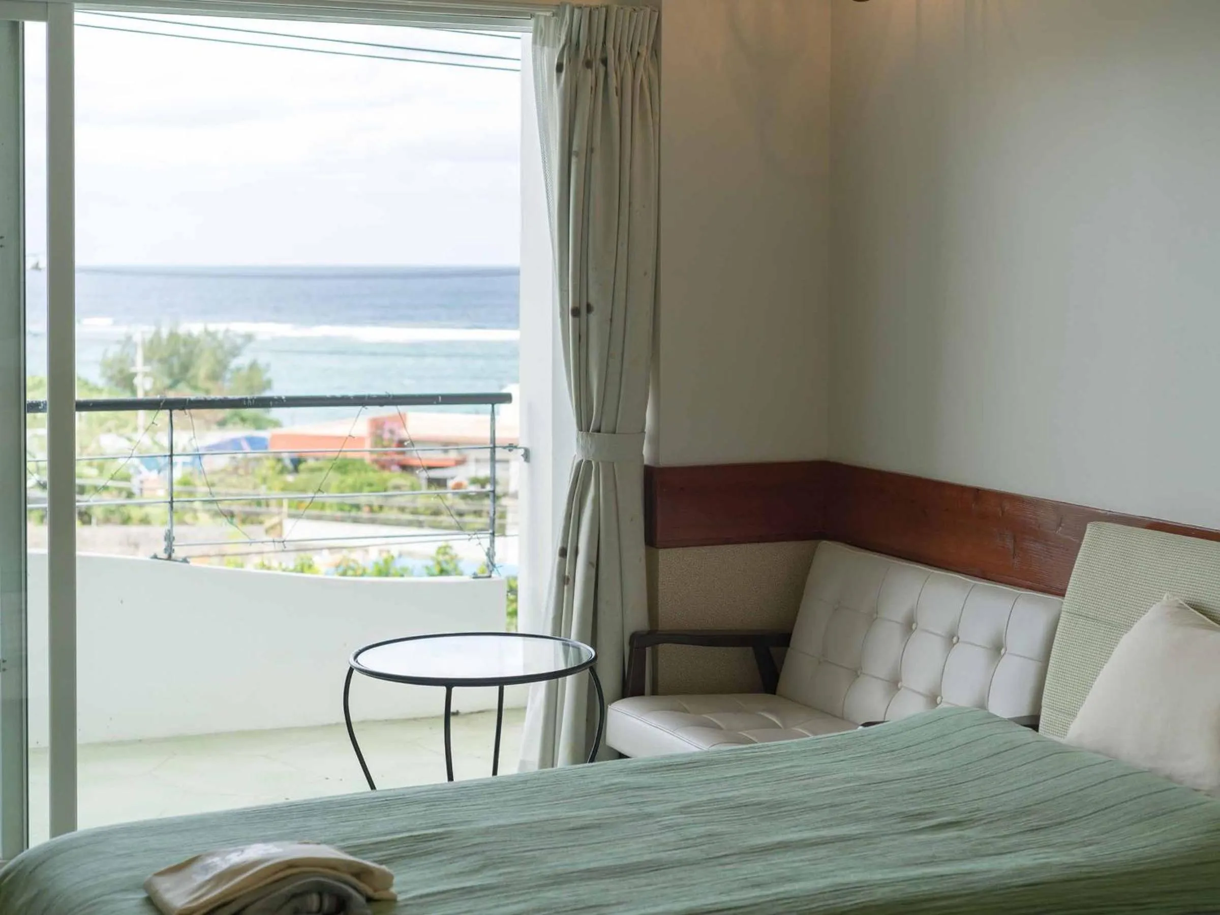 Decorative detail, Bed in Auberge Bonne Chere Raout